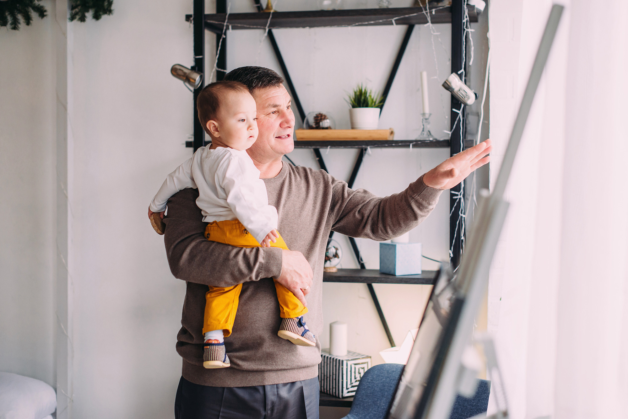 Желто-синий экскаватор с оранжевым ковшом. Свадебный и семейный фотограф в Стерлитамаке, Салавате. Илья Антохин