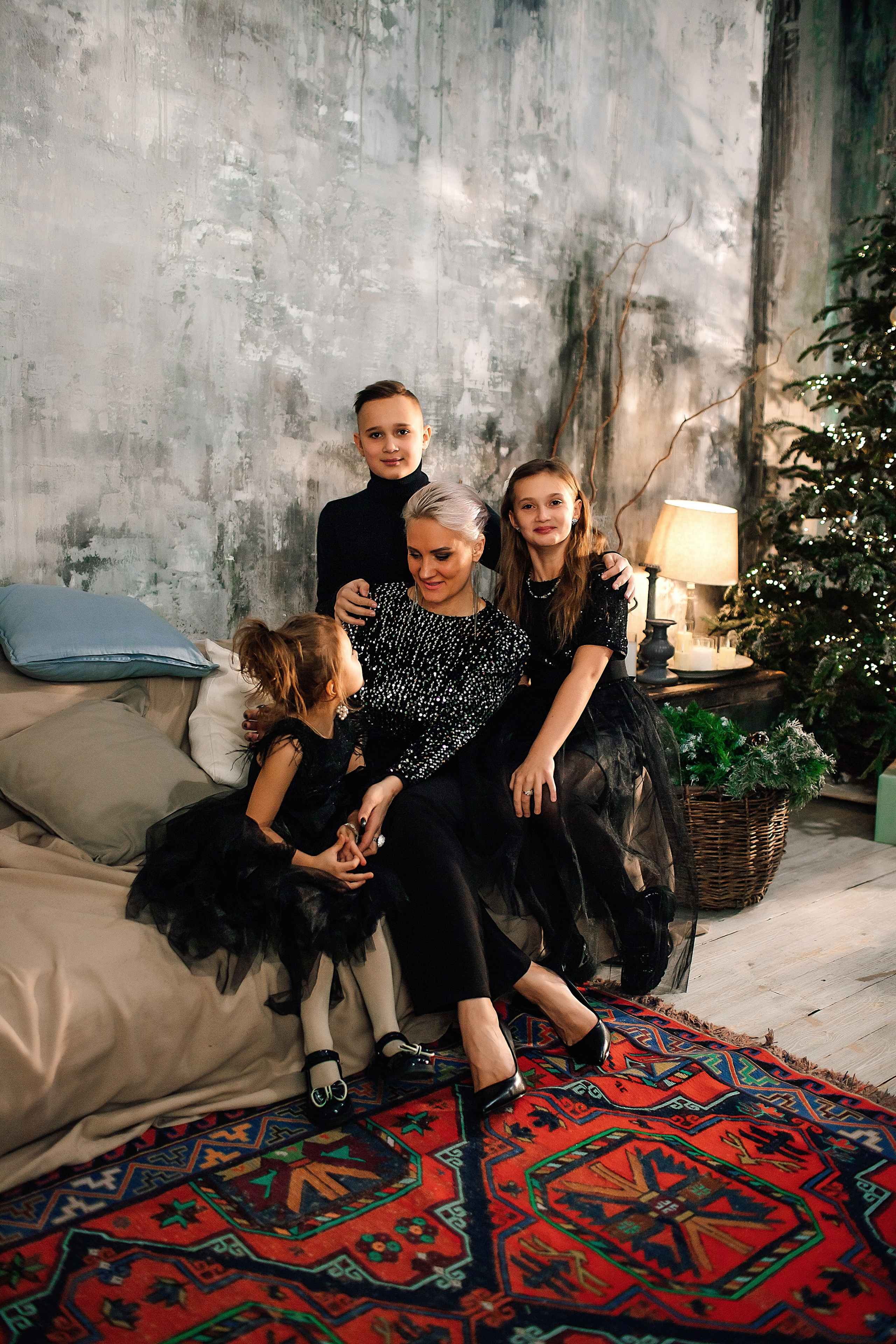 Новогодняя фотосессия женская семейная индивидуальная в студии. Ваш фотограф в Москве — Зернова Лидия