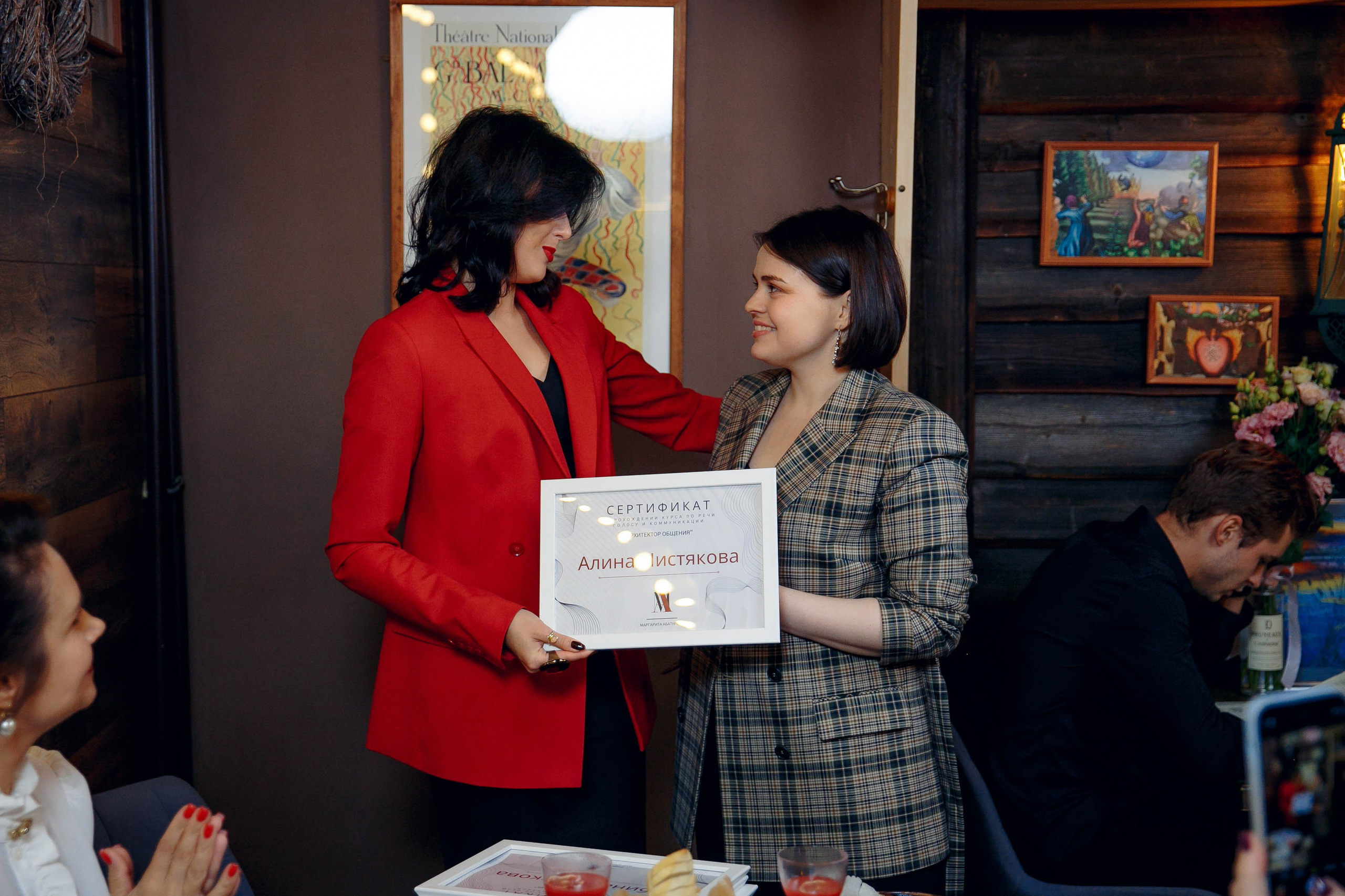 Встреча в «Local Wine Bar». Ваш репортажный фотограф Артемий Антонов