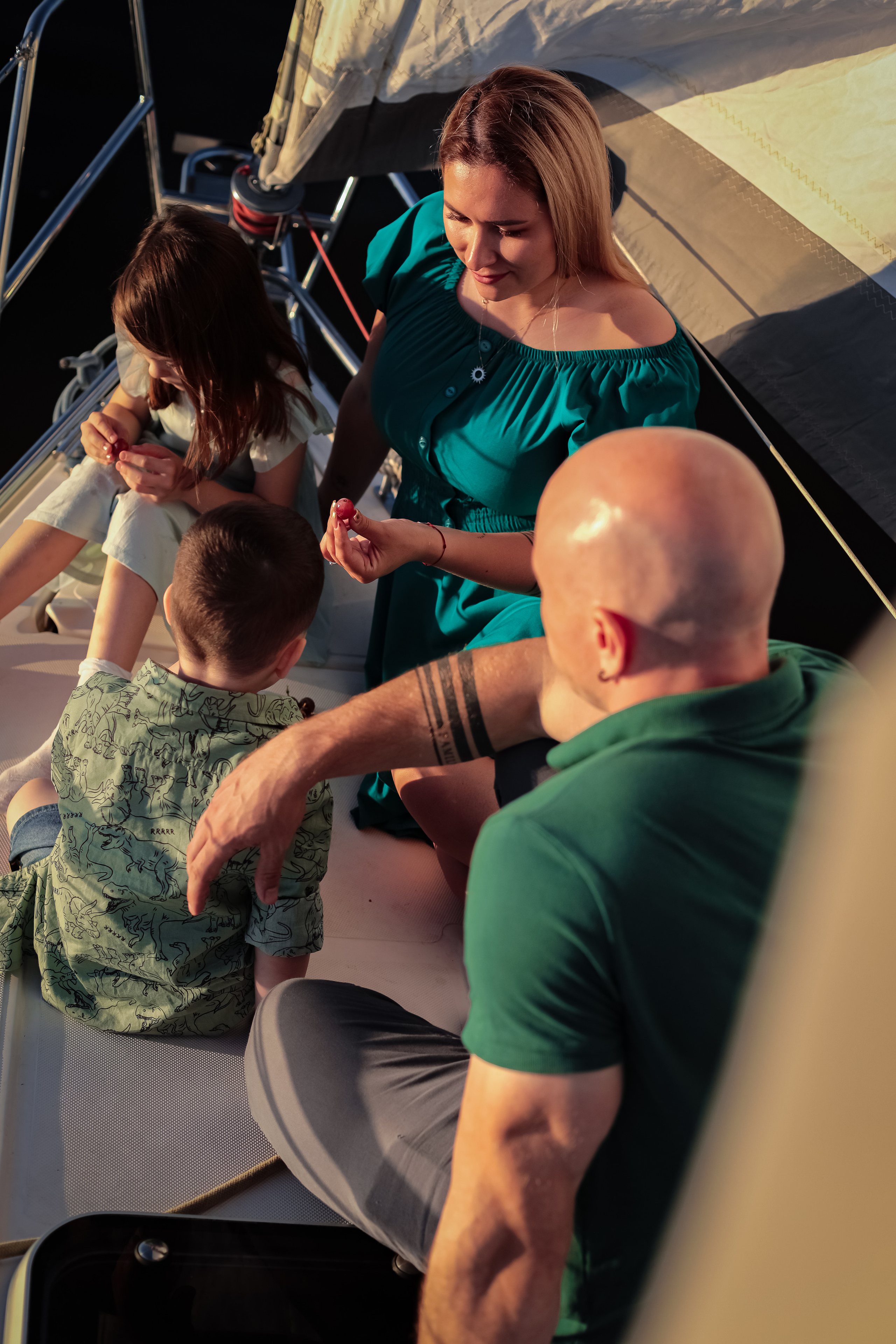 Нина и Денис на яхте. Фотограф г. Хабаровск. Семейные и индивидуальные съёмки