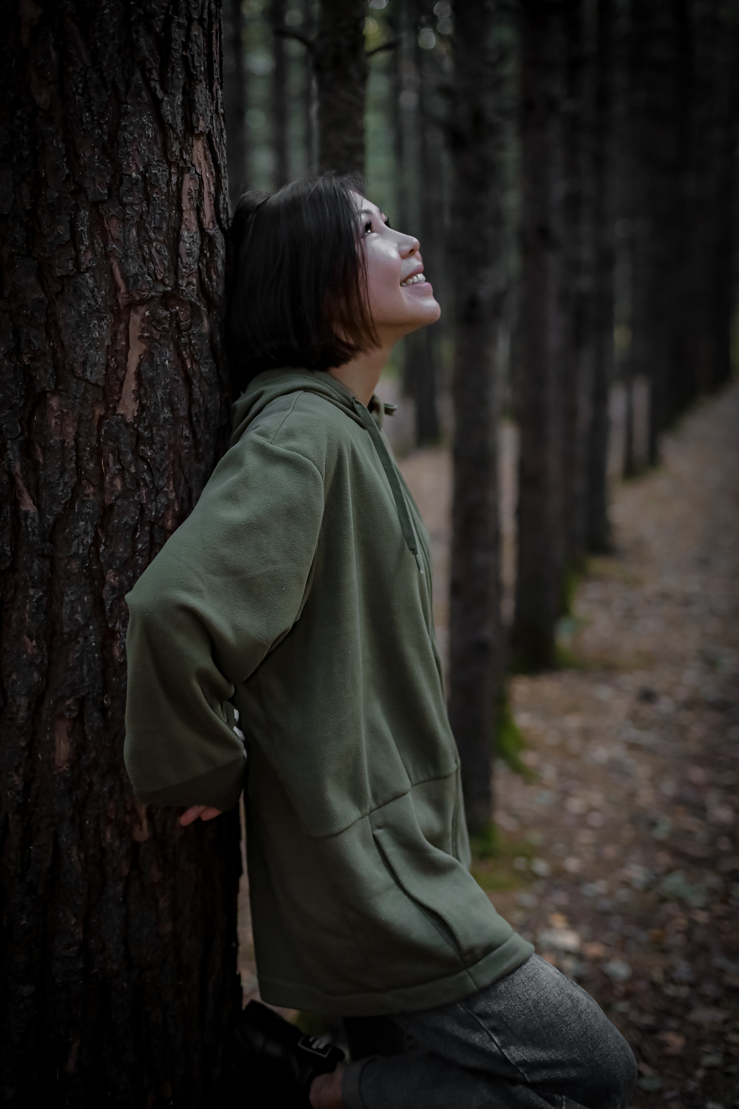Оля и Артем в сосновом лесу. Фотограф г. Хабаровск. Семейные и индивидуальные съёмки
