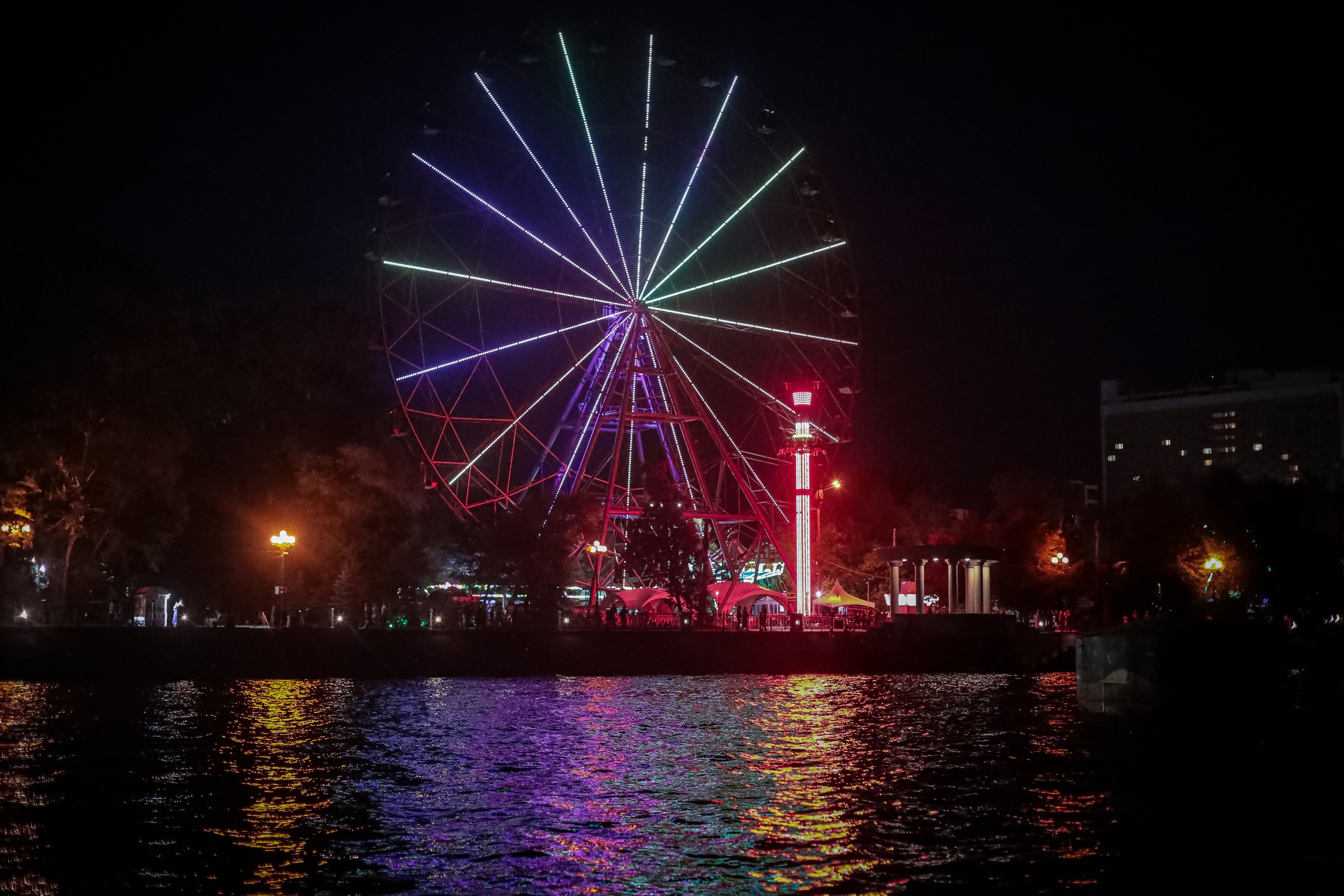 Нина и Денис на яхте. Фотограф г. Хабаровск. Семейные и индивидуальные съёмки