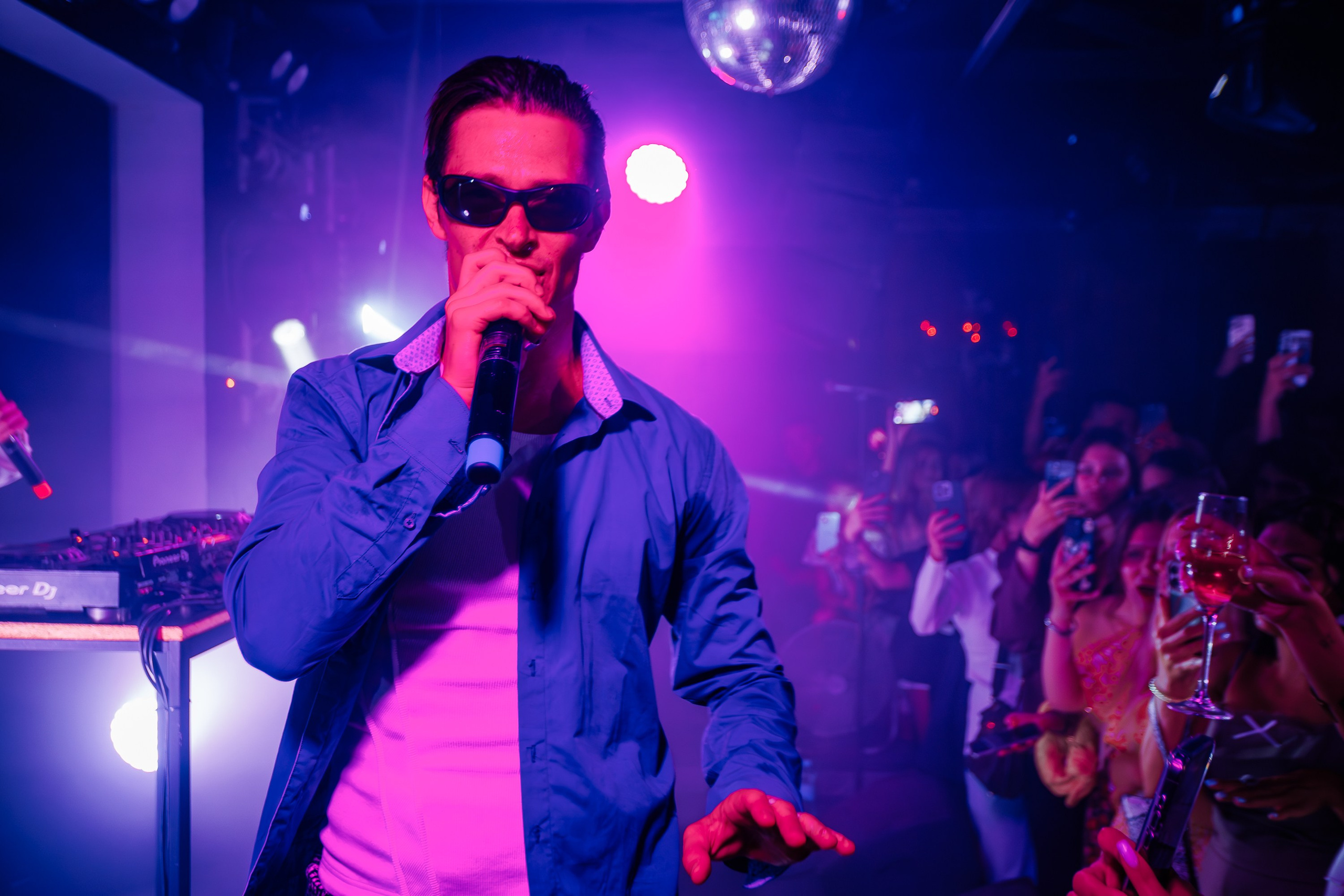 «КРАВЦ"_Чайка на пляже_Ялта_27.08.2025 г. Аминов Руслан | Фотограф