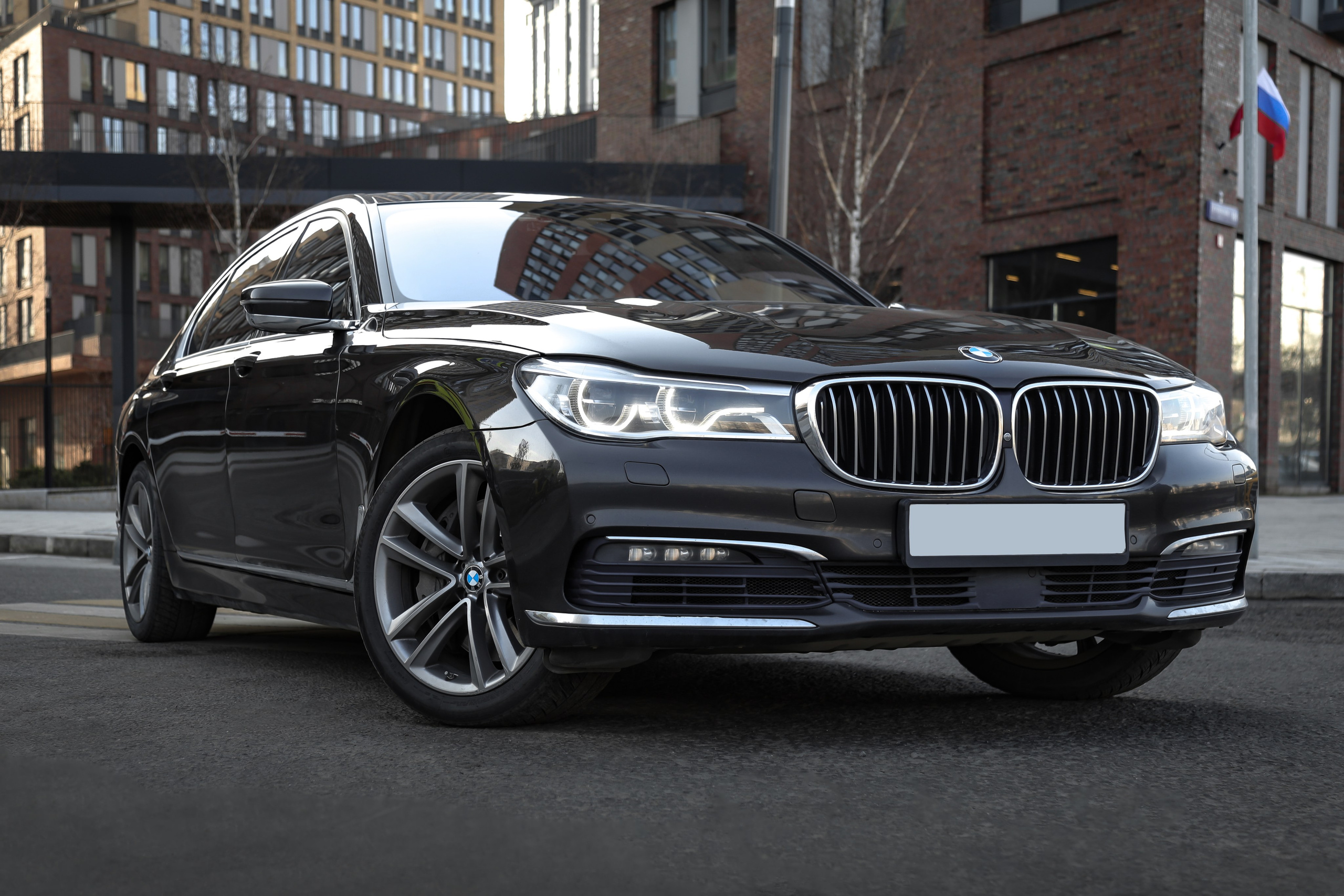 2017 BMW 750 Ld XDrive. Mixturecaptures