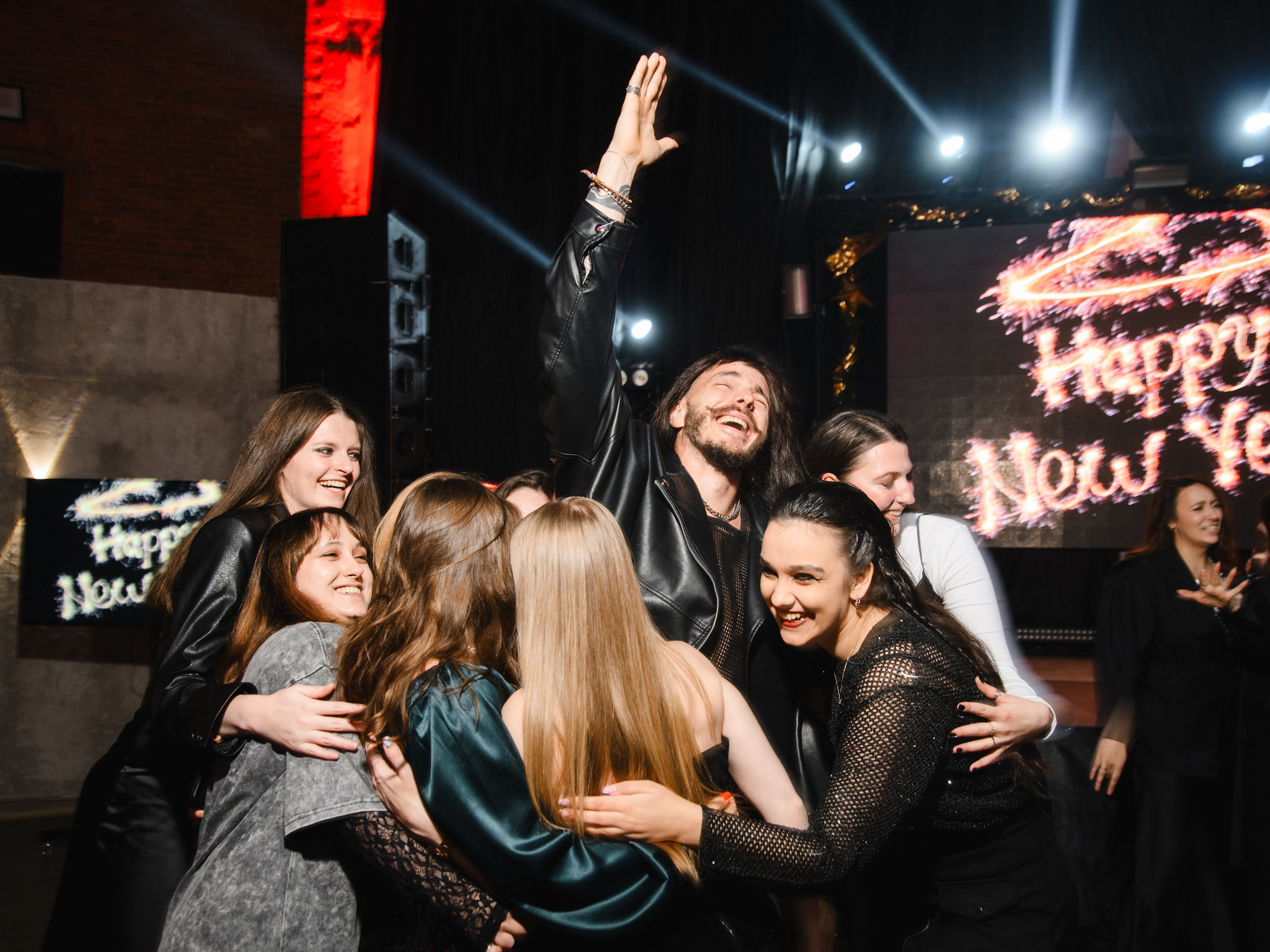 Новогодний корпоратив в газгольдере. Фотограф Денис Неместо, портрет, репортаж