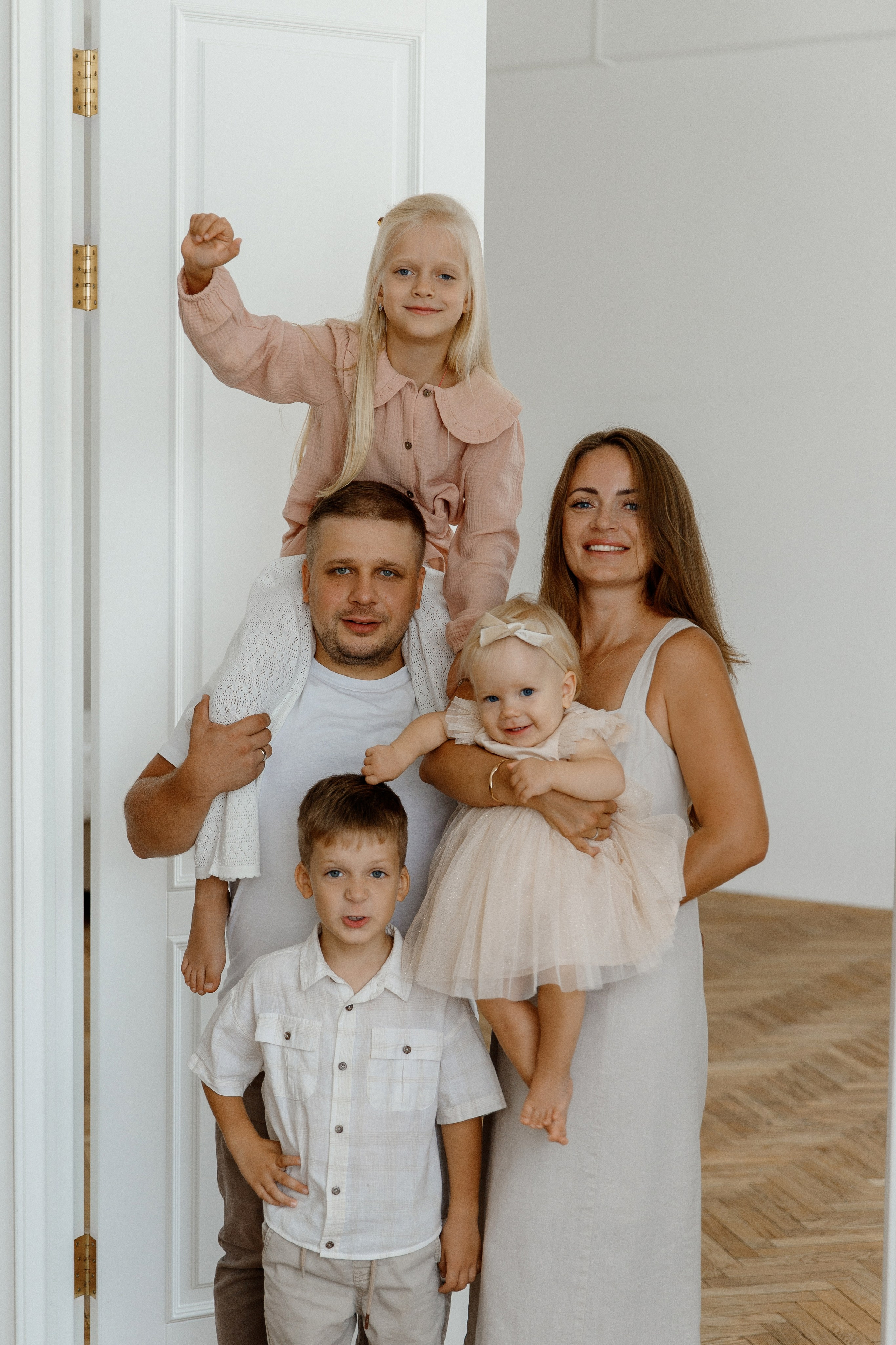 Семейная фотосессия Варшавское шоссе 33,13 -. Фотограф Александра Сыщенко