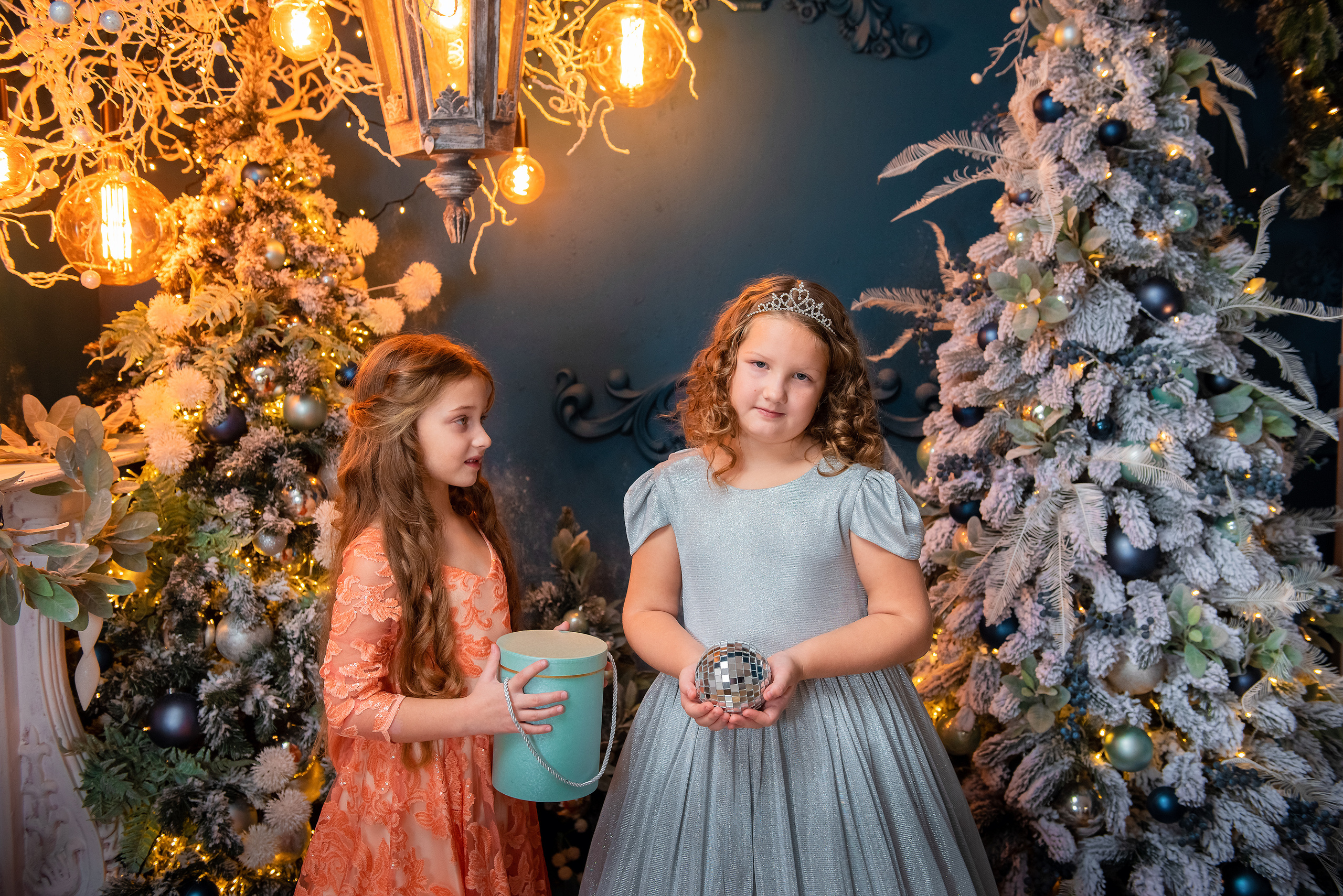 Новогодняя фотосессия для сестренок. Семейный и детский фотограф в Краснодарском крае Натали Фищенко