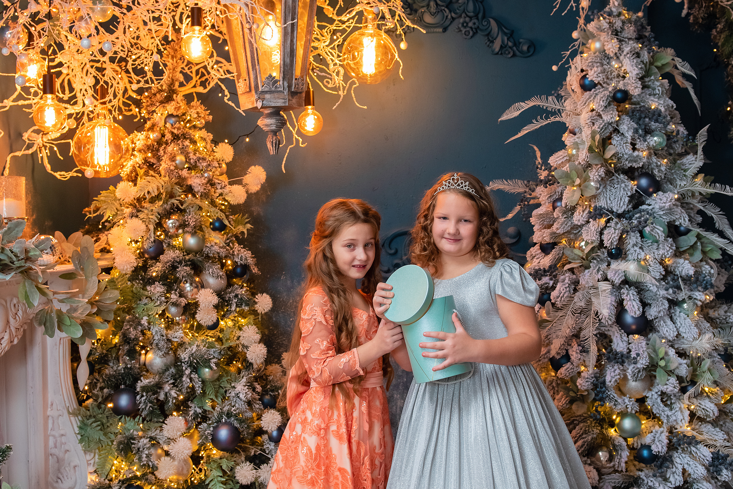 Новогодняя фотосессия для сестренок. Семейный и детский фотограф в Краснодарском крае Натали Фищенко