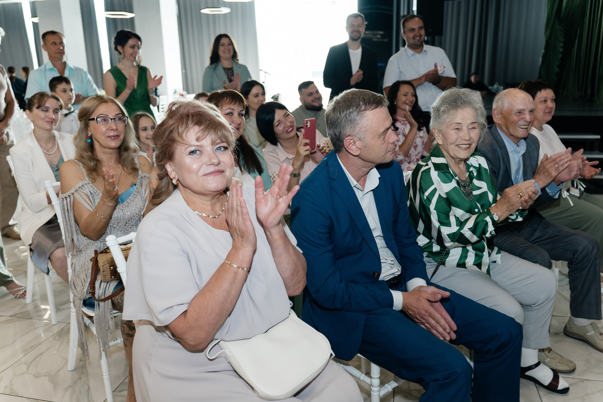 В отели. Для тех, кто не ждёт удачи, а создаёт её. Каждая фотосессия — это твой момент, твой стиль, твой успех. 📸