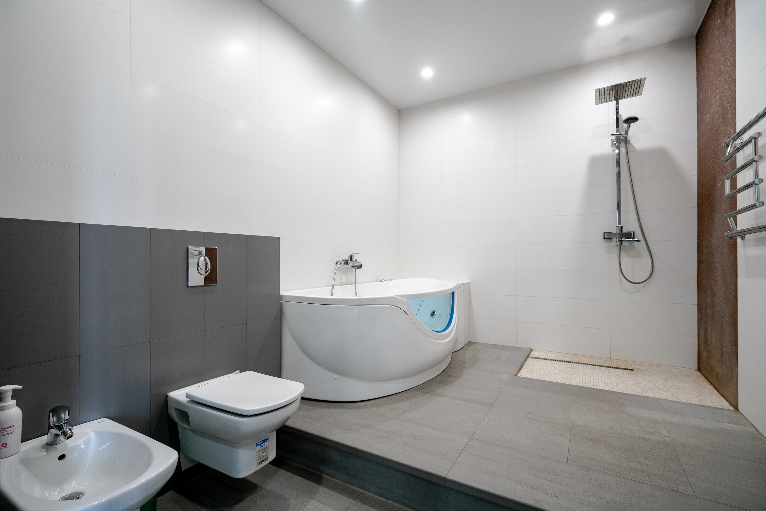 Гаражная. Создаю контент для бизнеса- Андрей Корниенко и упаковываю компании и экспертов в Краснодаре