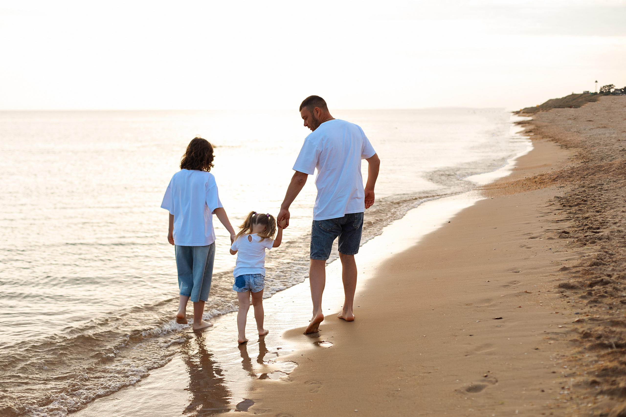 Выездная семейная фотосессия у моря. Https://malovafoto.ru