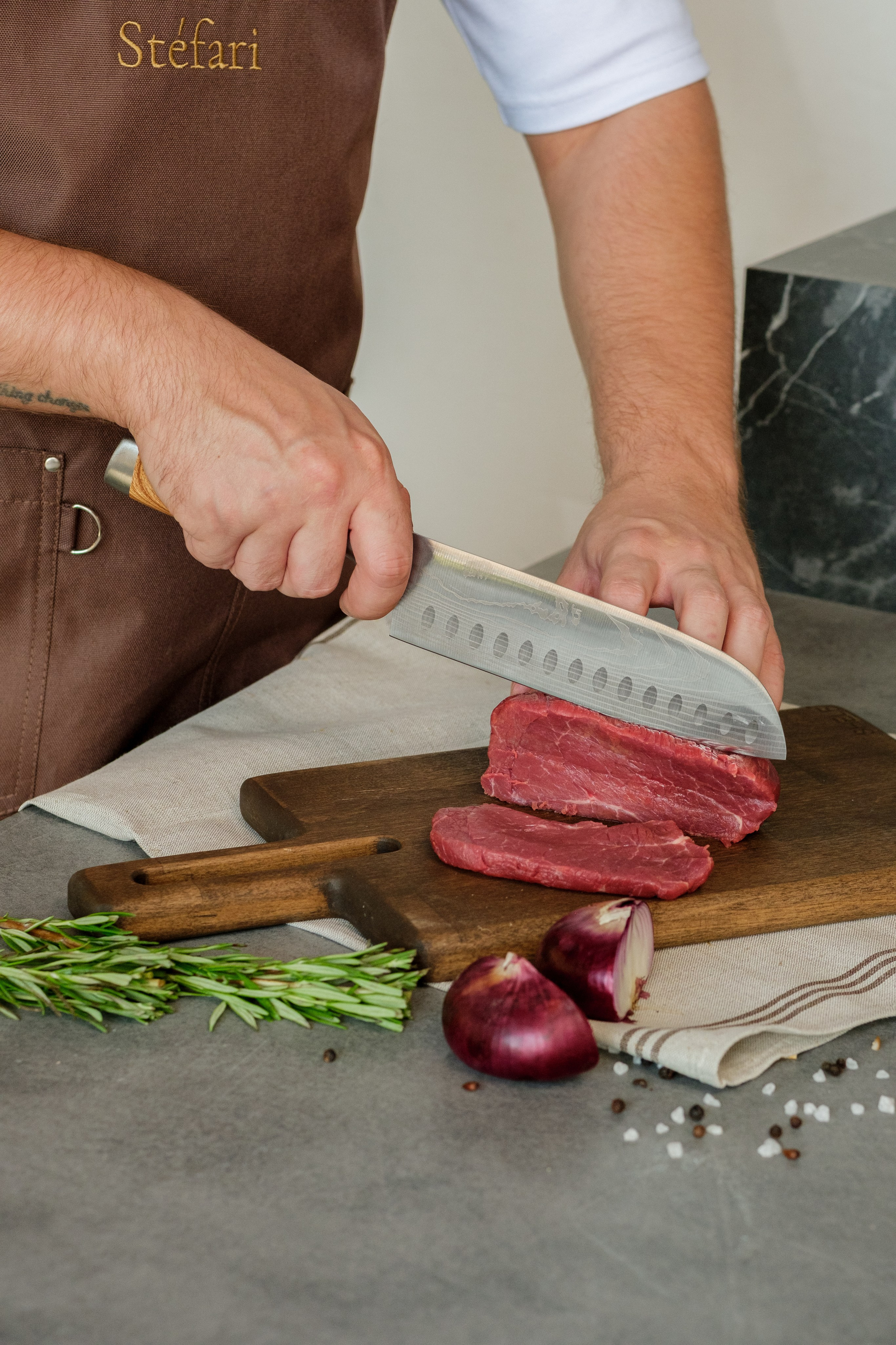 Съемка ножей для маркетплейсов в СПб. Фотосессия для маркетплейсов