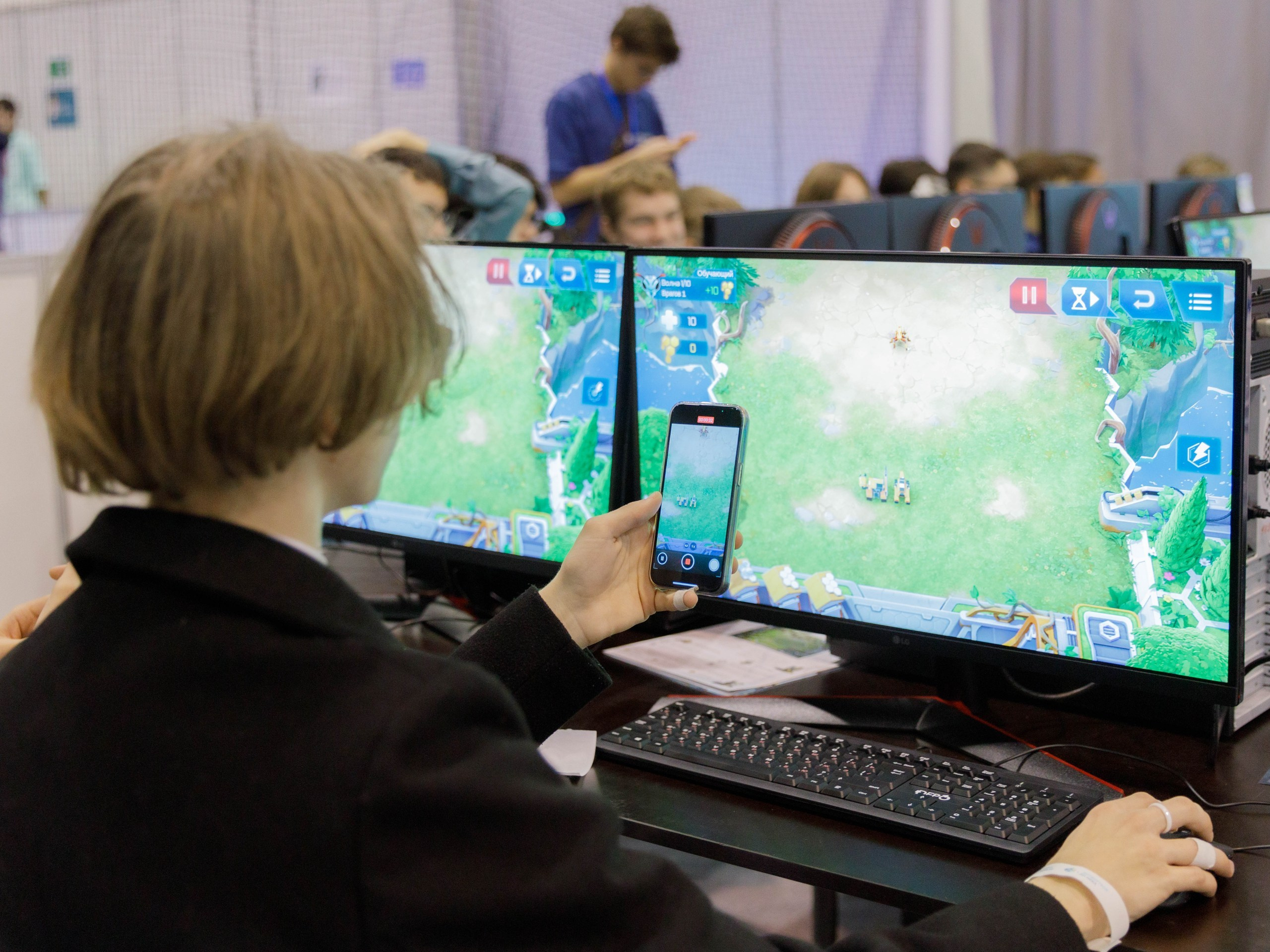 Фестиваль беспилотных авиационных систем «Дотянуться до неба». Экспоцентр. Репортажный фотограф в Новосибирске Алена Помазунова