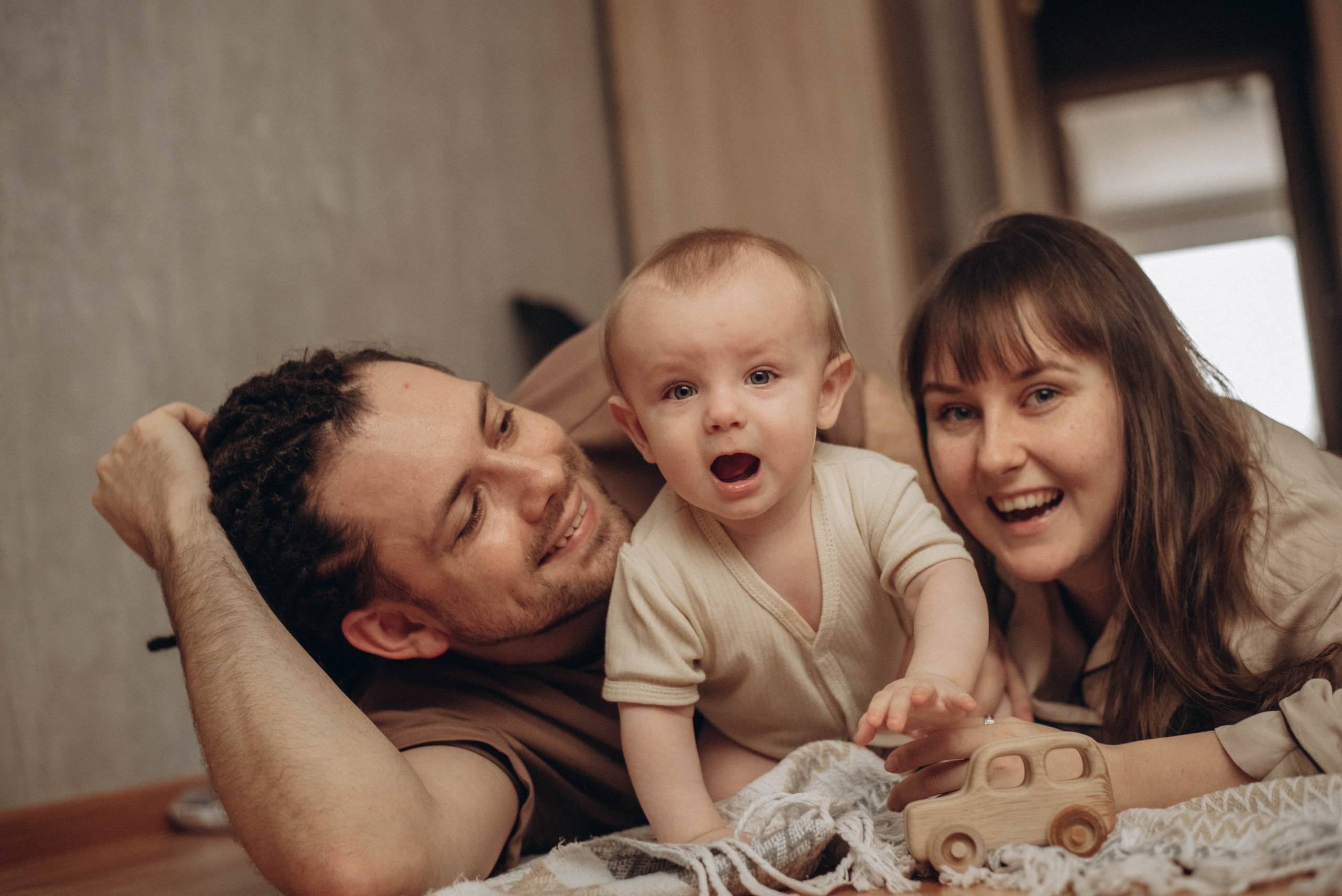Домашняя семейная фотоссесия с малышом. Семейный фотограф в Железнодорожном Масаева Елена