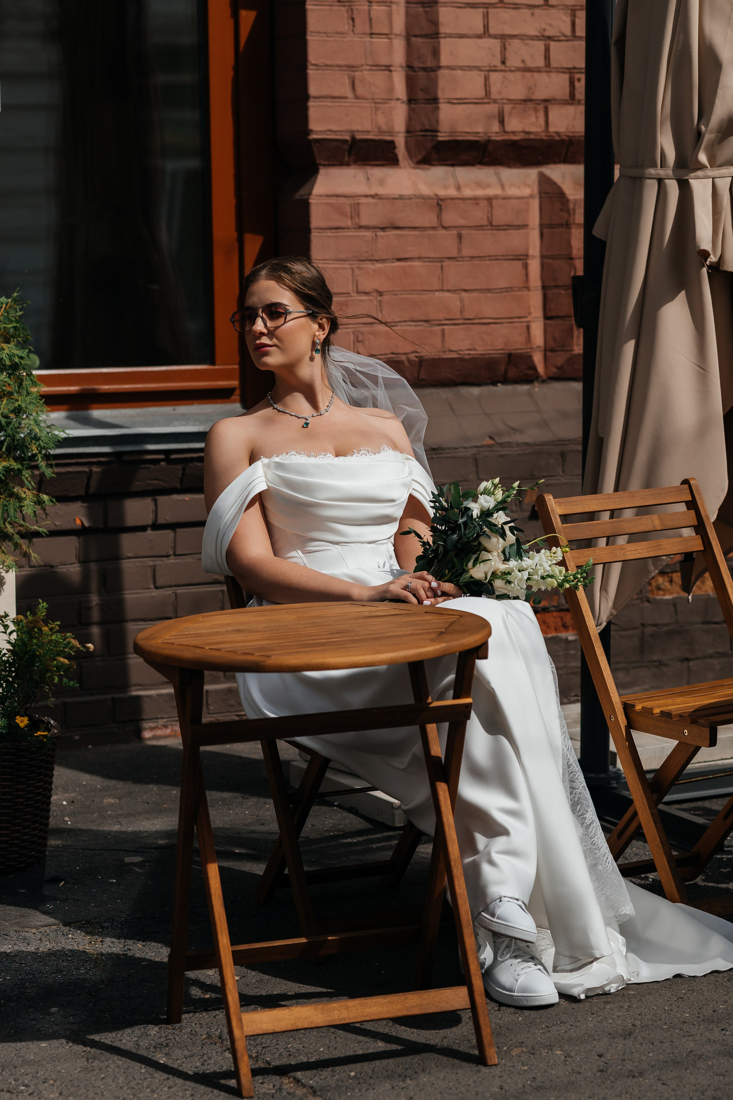 Свадебная прогулка на корабле. Олег Сверчков | Свадебный фотограф Вологда