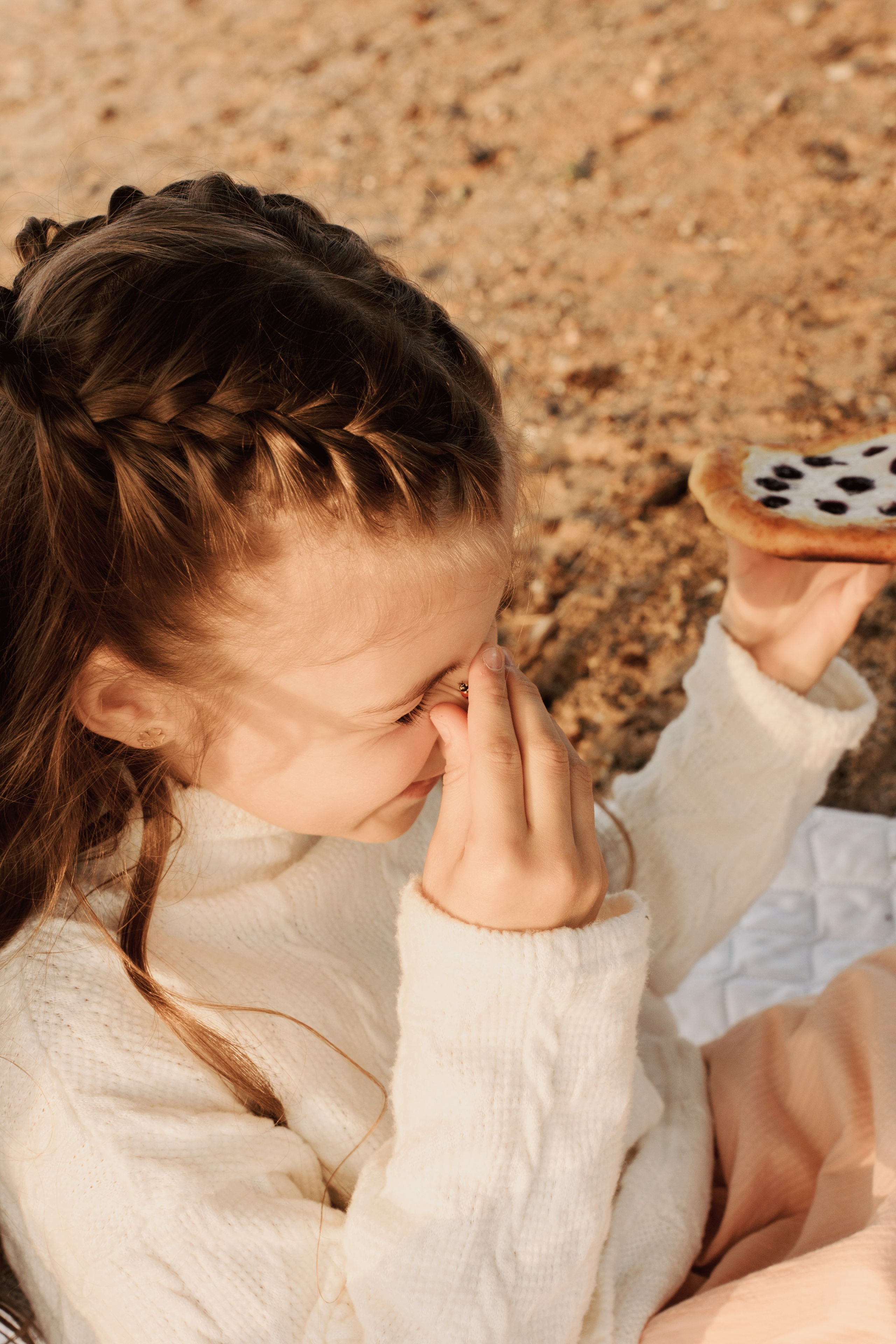 Весеннее тепло семьи на берегу Минского моря. Ваш семейный фотограф в Минске — Вика Трегубова