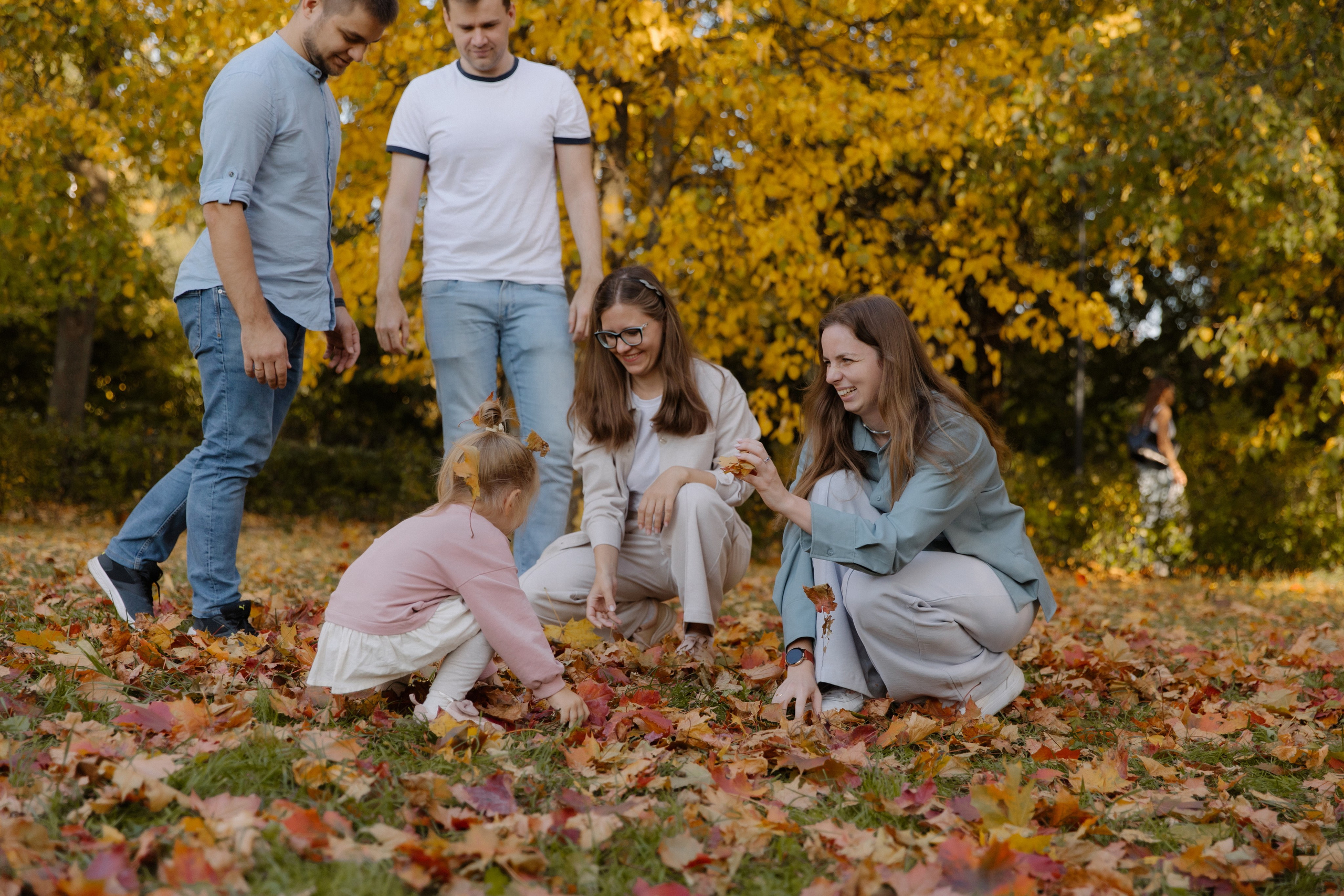 Прогулка Василисы с родителями, дядей и тетей. Семейный и свадебный фотограф в Москве и Зеленограде Пилипенко Юлия