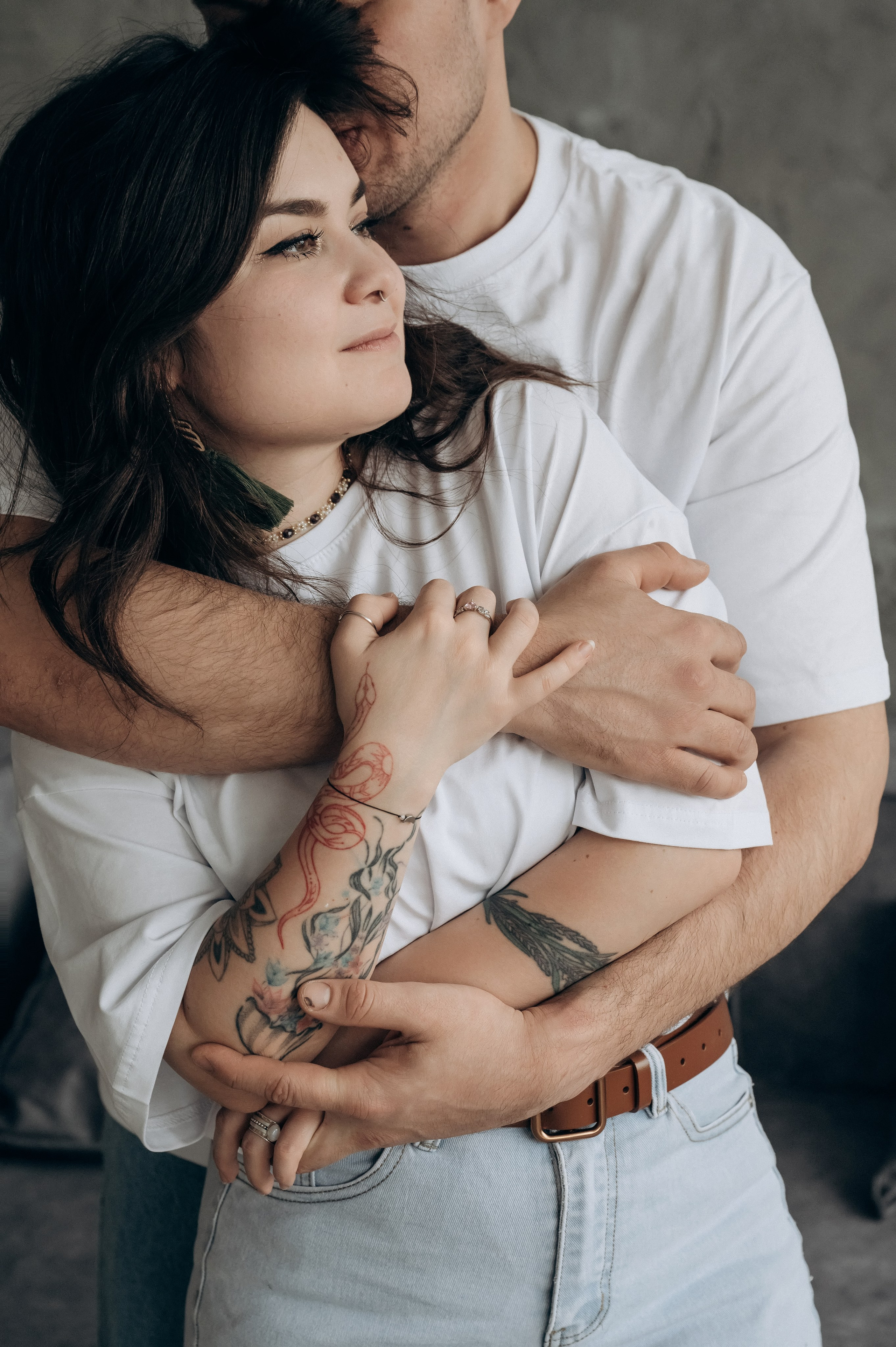 Веселая и живая фотосессия для двоих в фотостудии в Мытищах. Свадебный и семейный фотограф Виктория Носачёва. Щелково, Москва и МО