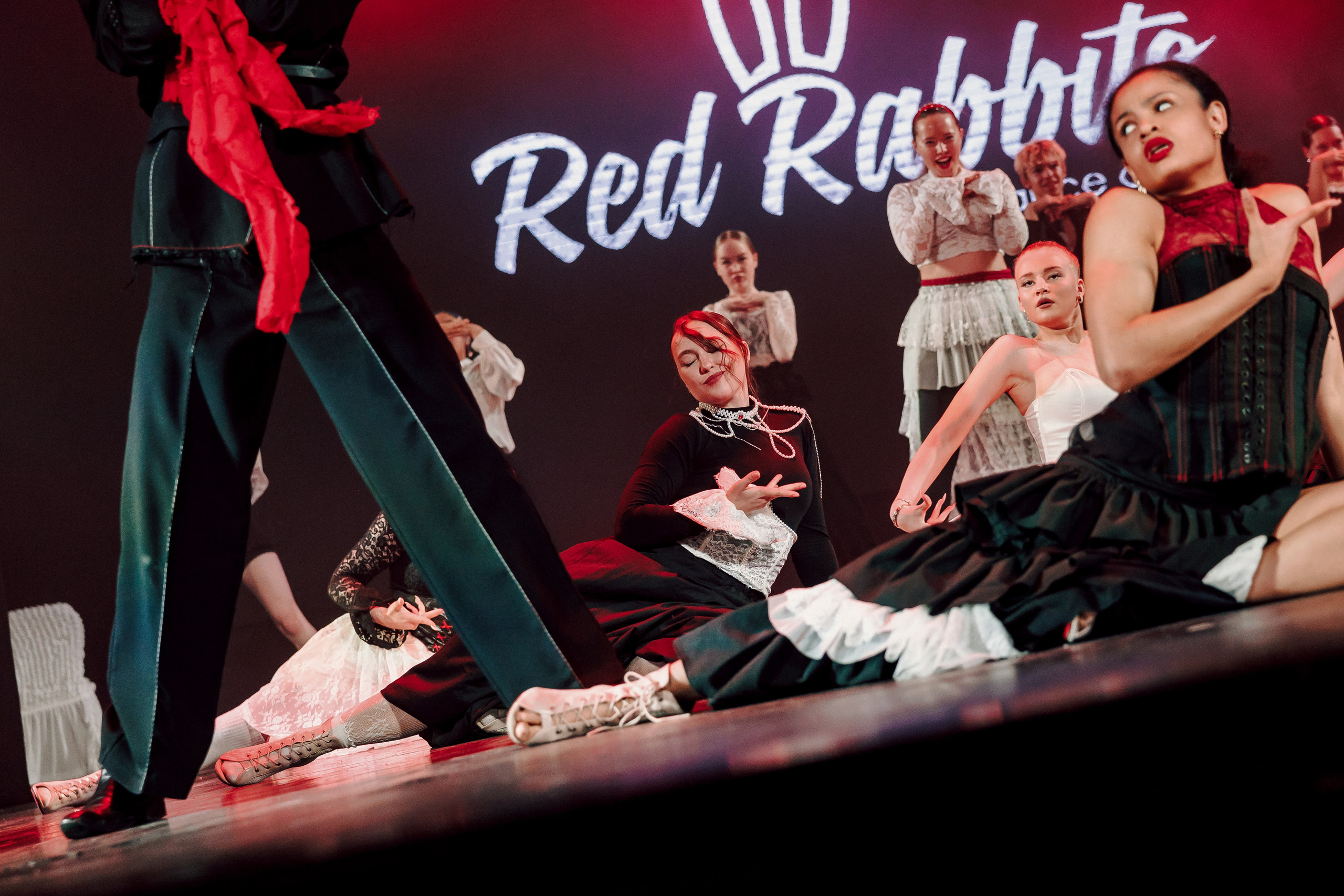 Отчётный концерт танцевальной школы «Red Rabbits» 2025. Лёшка Варзегов — фотограф