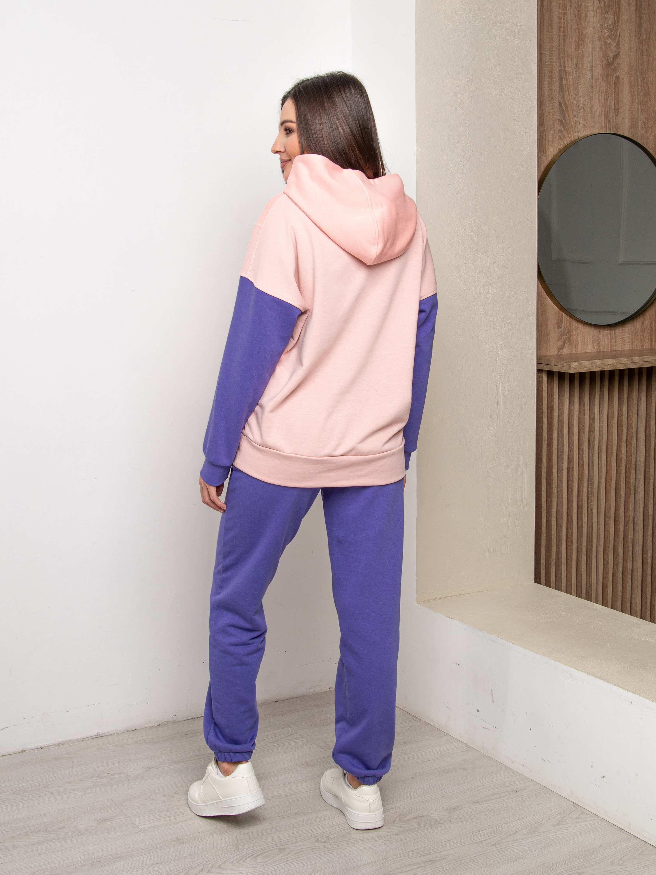 Спортивная одежда / Худи / Толстовки / Лосины. Фото для маркетплейсов и интернет магазинов Москва