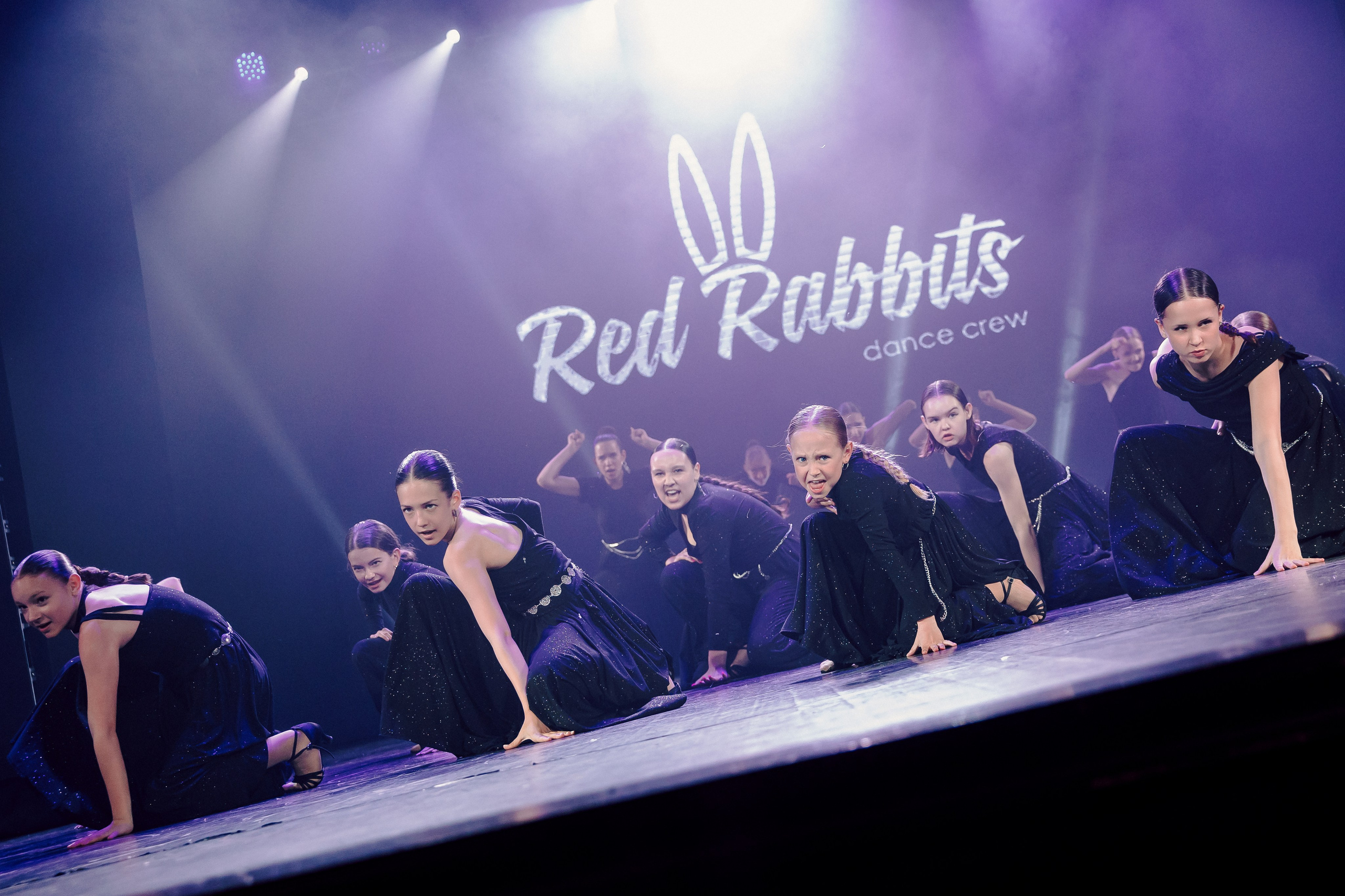 Отчётный концерт танцевальной школы «Red Rabbits» 2025. Лёшка Варзегов — фотограф