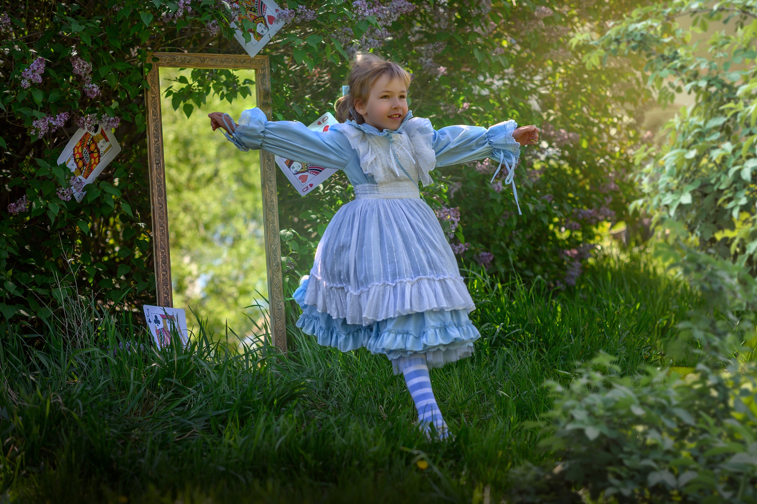 АЛИСА В ЦВЕТЕНИИ. Семейный фотограф Екатеринбург Лора Мур