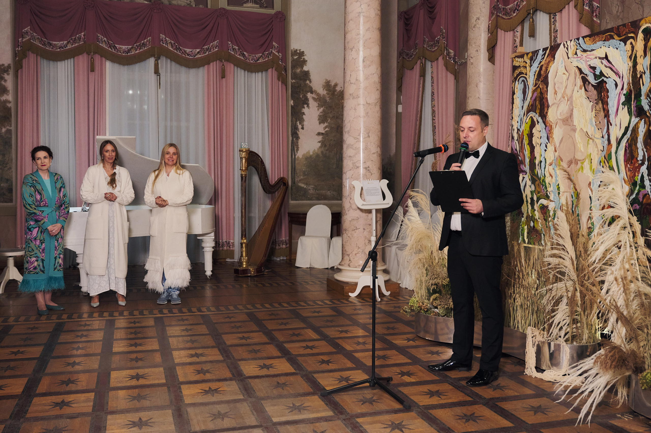 Открытие выставки 13.09.22. Никита Хохловский фото и видео продакшн