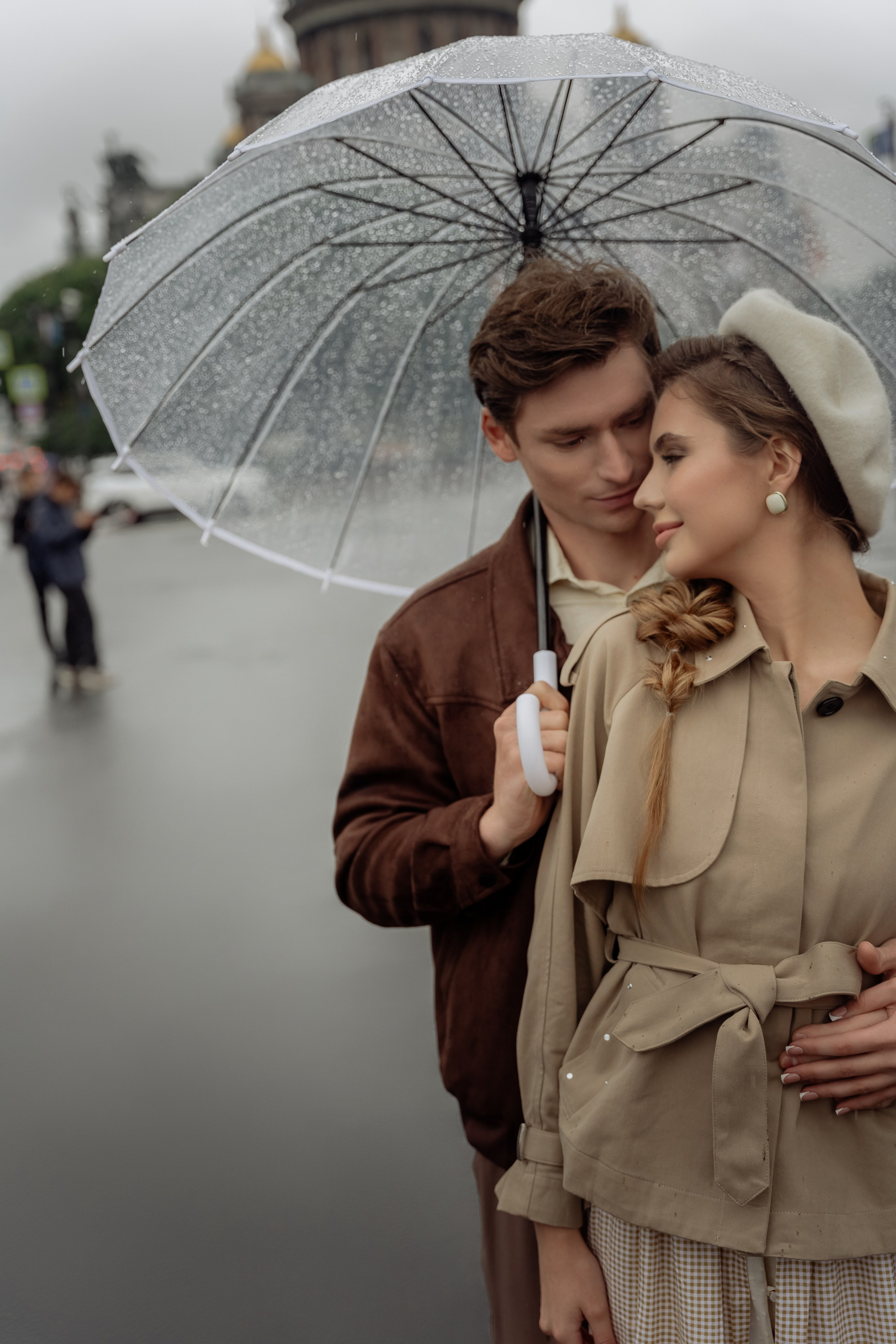 Двое под одним зонтом
