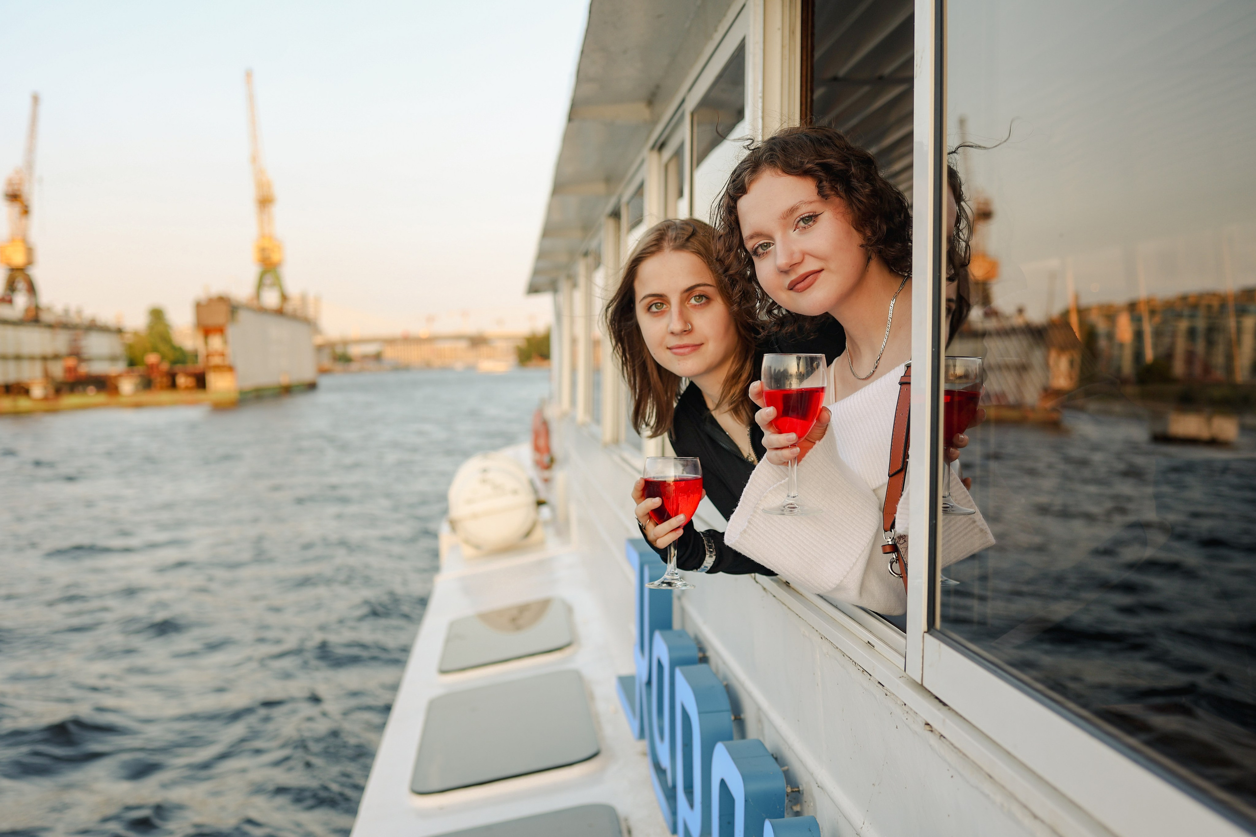 Gravity Project круизы. Репортажный и портретный фотограф в Санктпетербурге. Видиосъемка мероприятий в Санкт-Петербурге