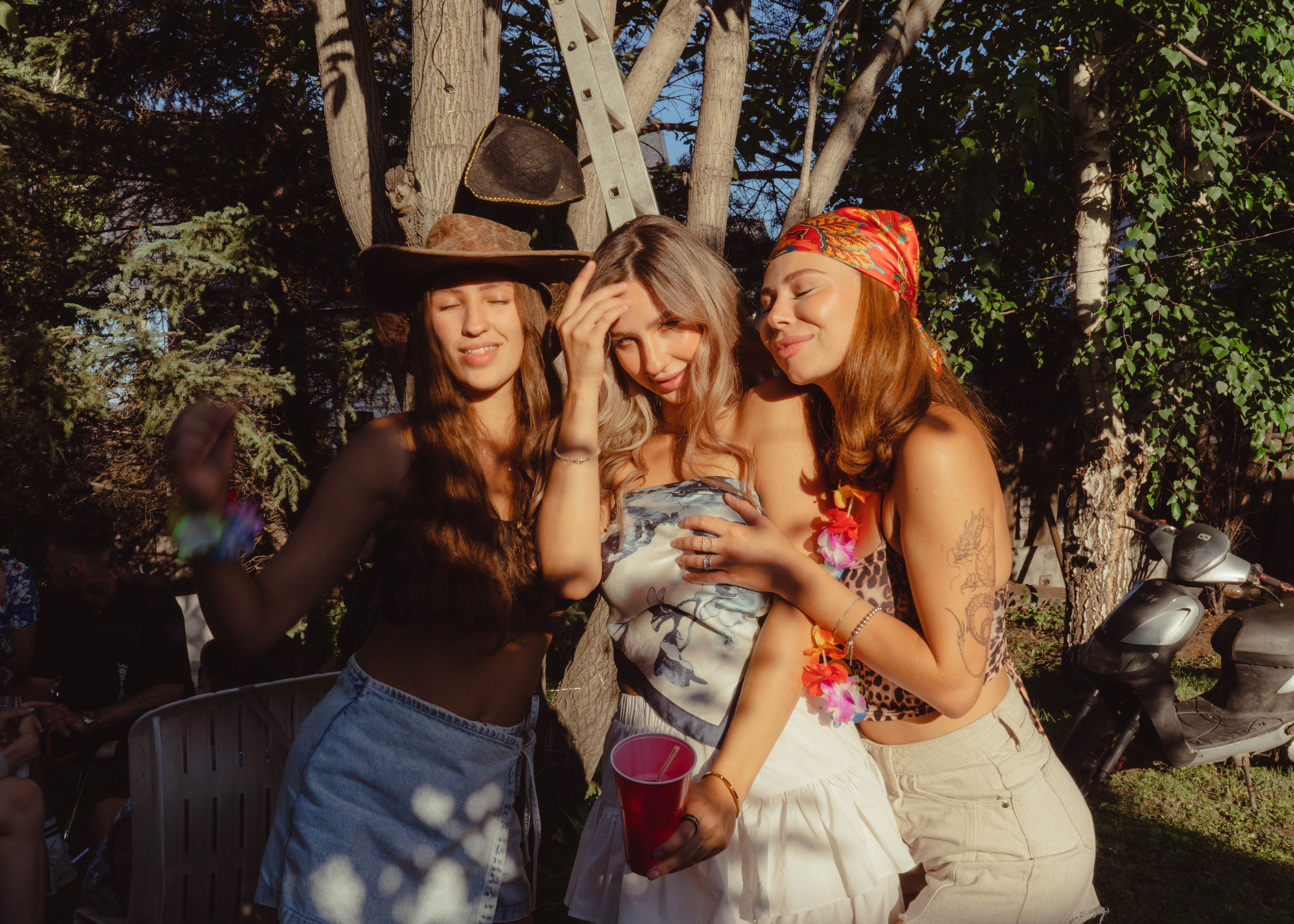 Гавайская вечеринка. Кир Анисин. Режиссер & фотограф