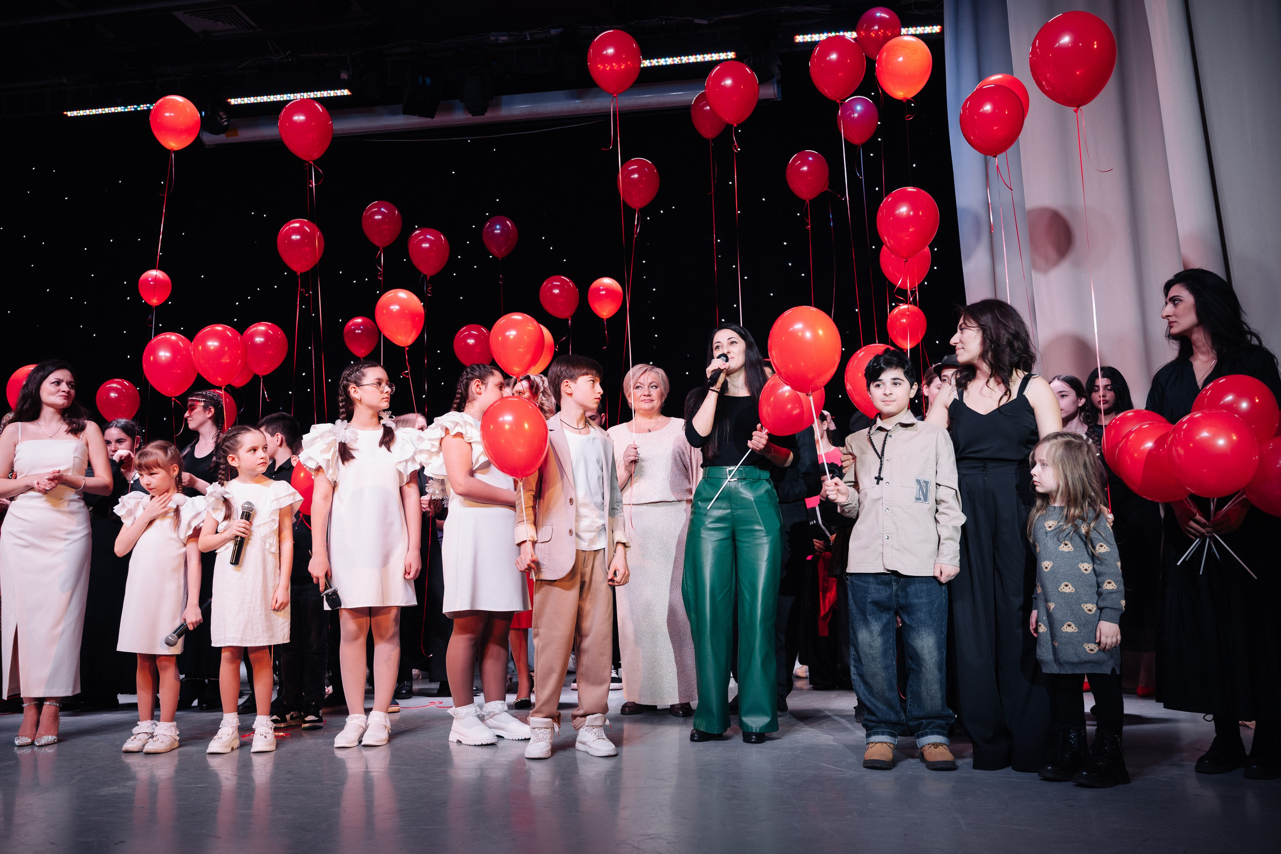 Благотворительный концерт в помощь Артему Сардаряну. Фотограф Артем Севостьянов. Профессиональная фотосъемка в Ногинске, Москве, Московской области и за границей