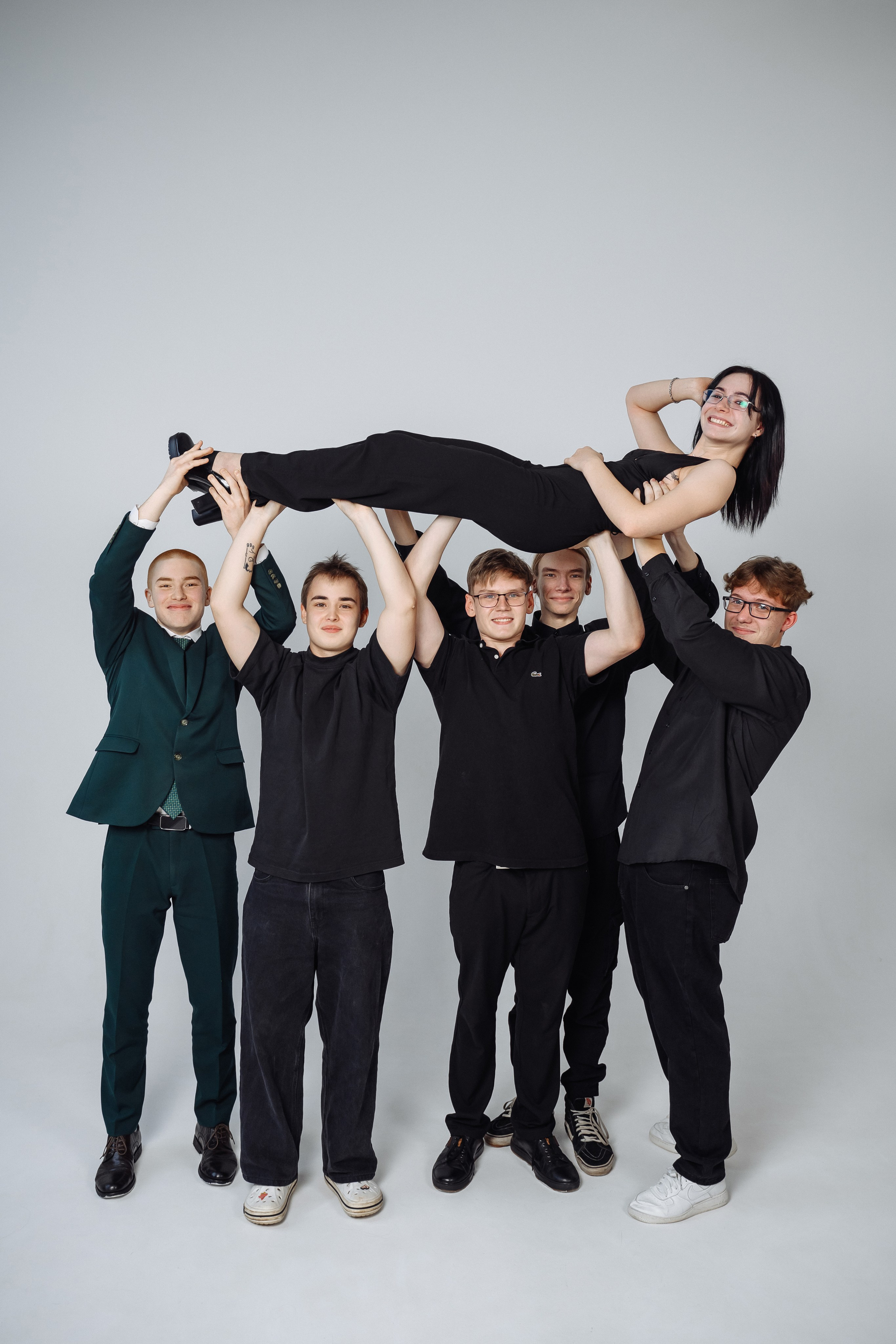 ВЫПУСКНИКИ 11 КЛАСС. МАРГАРИТА КУДРЯШОВА СВАДЕБНЫЙ И СЕМЕЙНЫЙ ФОТОГРАФ ТВЕРЬ МОСКВА