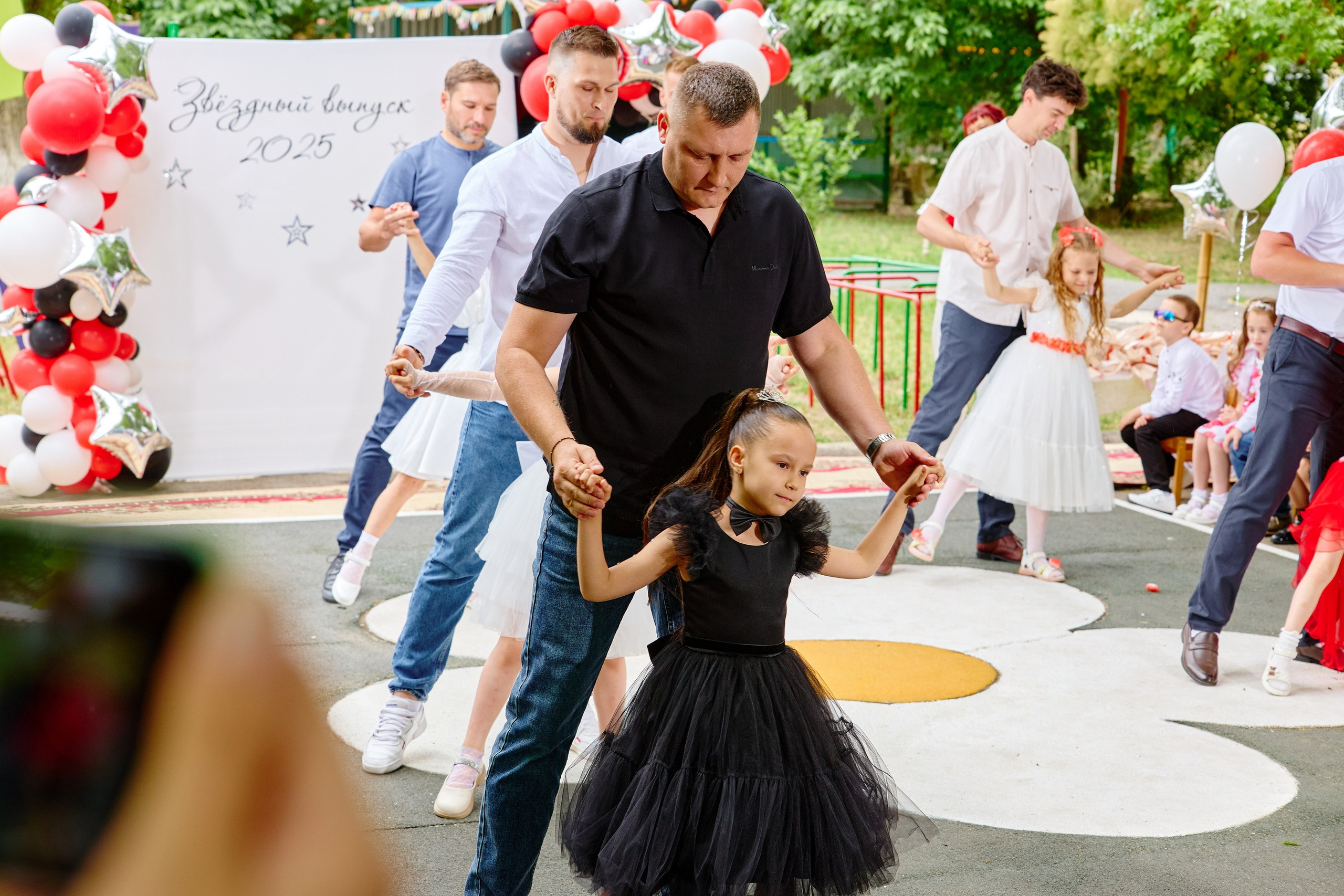 Выпускной 45 сад. Фотограф Выпускные альбомы Таганрог Сергей Коробченко