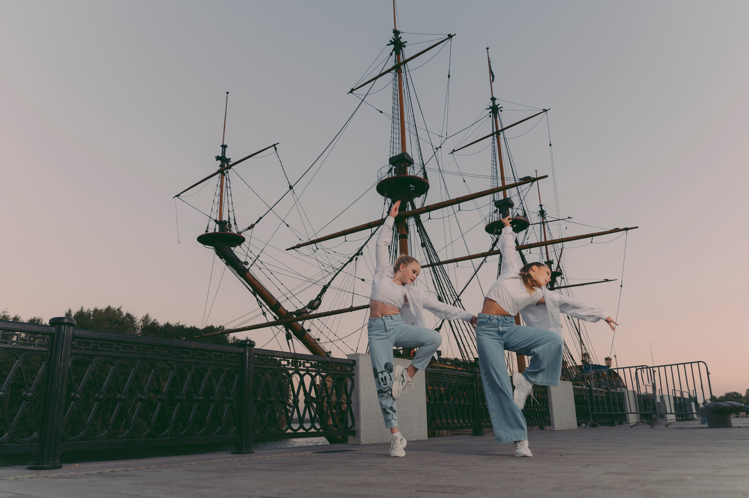 Съёмка EnDehors в вечернем городе. Фотограф Сергей Дружков (Воронеж / Липецк)