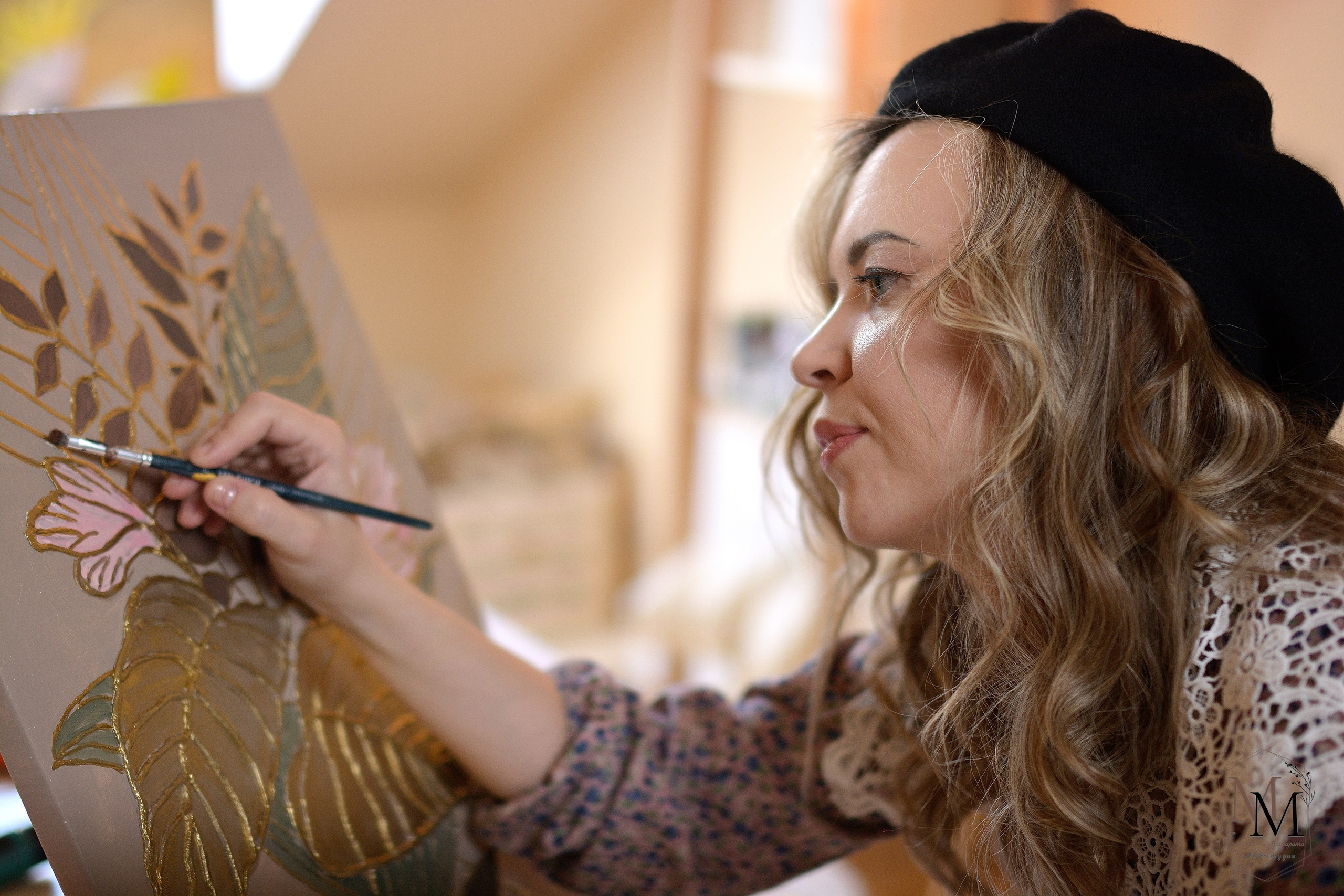 Фотосессия в жудожественной арт-студии. Арт-студия «Мастер и Маргарита». Портретная фотосъемка. Портрет. Арт. Художники. Фотограф Дмитрий Кищенко. Фотосессии в Сызрани.