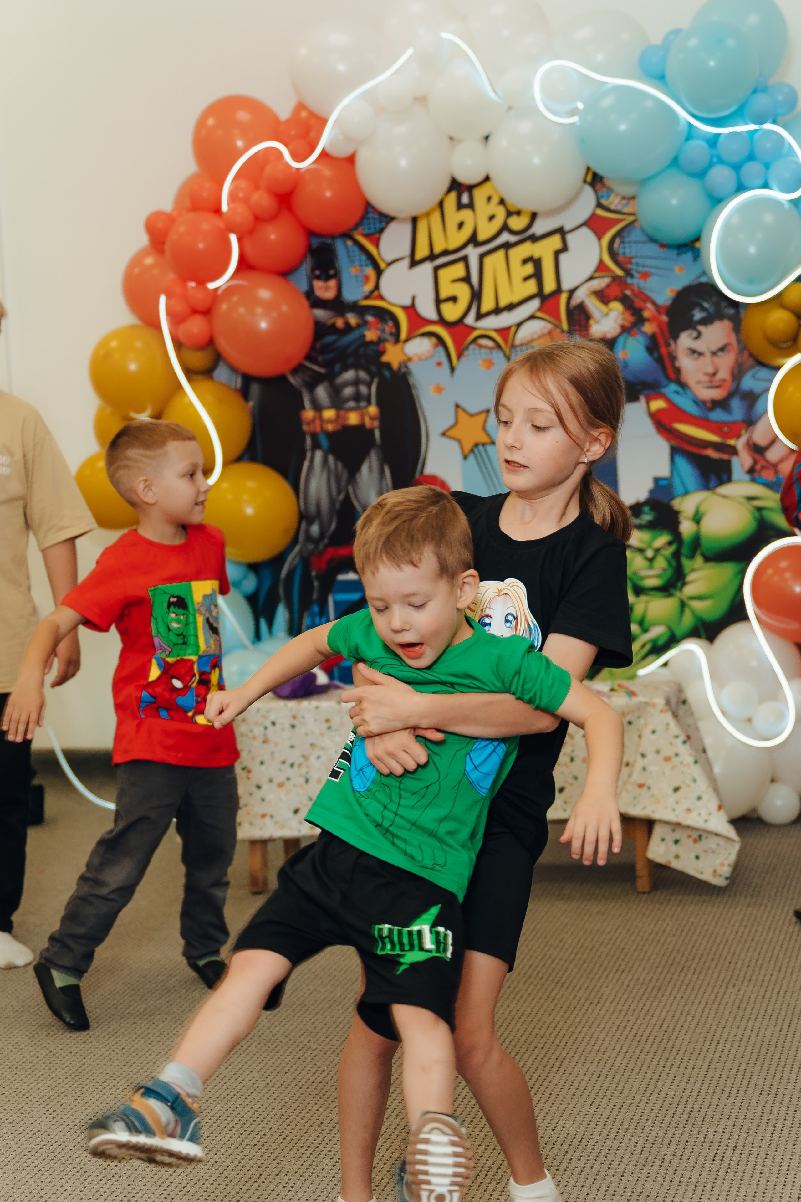 Праздник Льва в Мультифокс. Детский и семейный фотограф Катерина Мишина