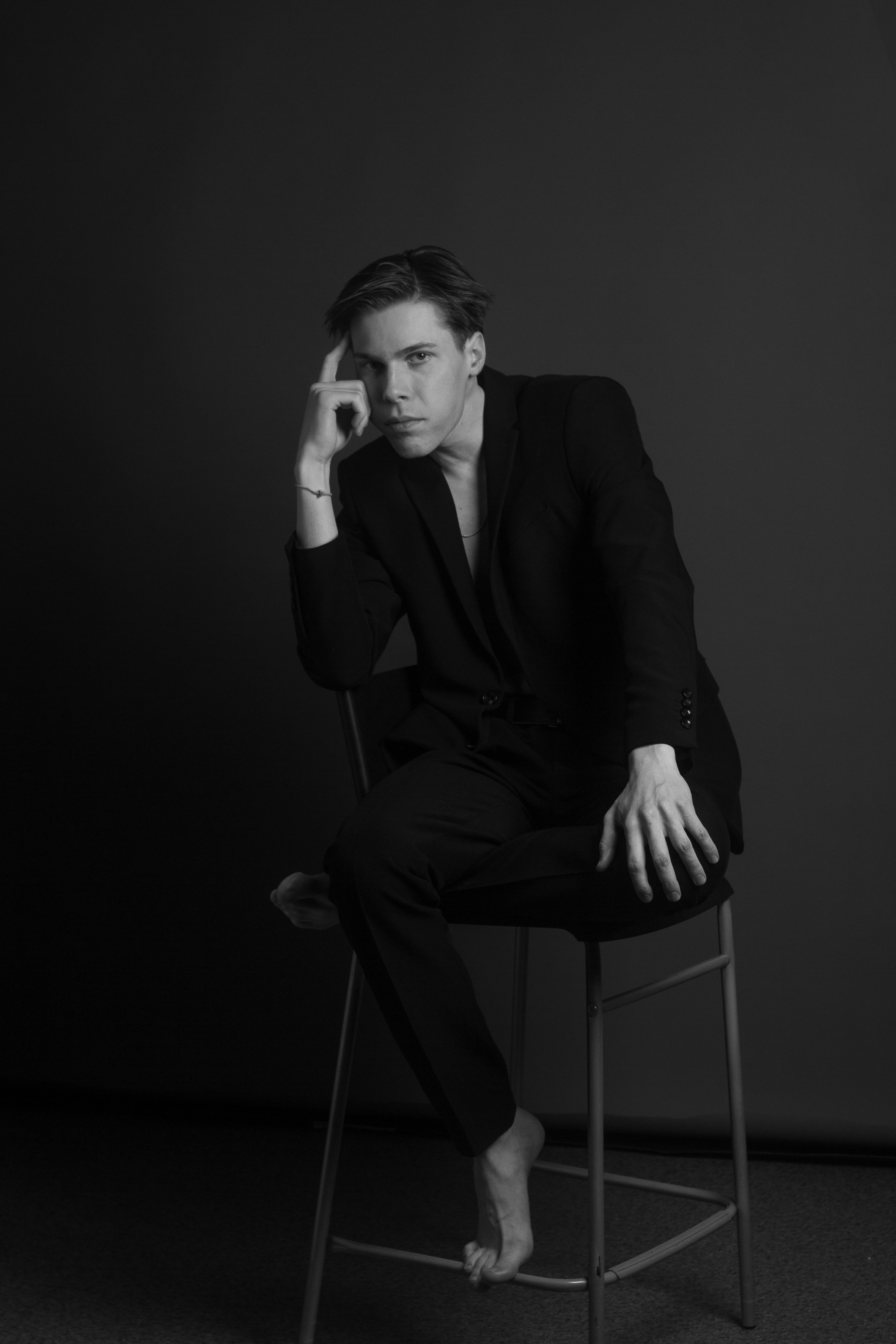 Макар, актер рекламы. Контент-фотограф для творческих единиц и мастеров в Санкт-Петербурге