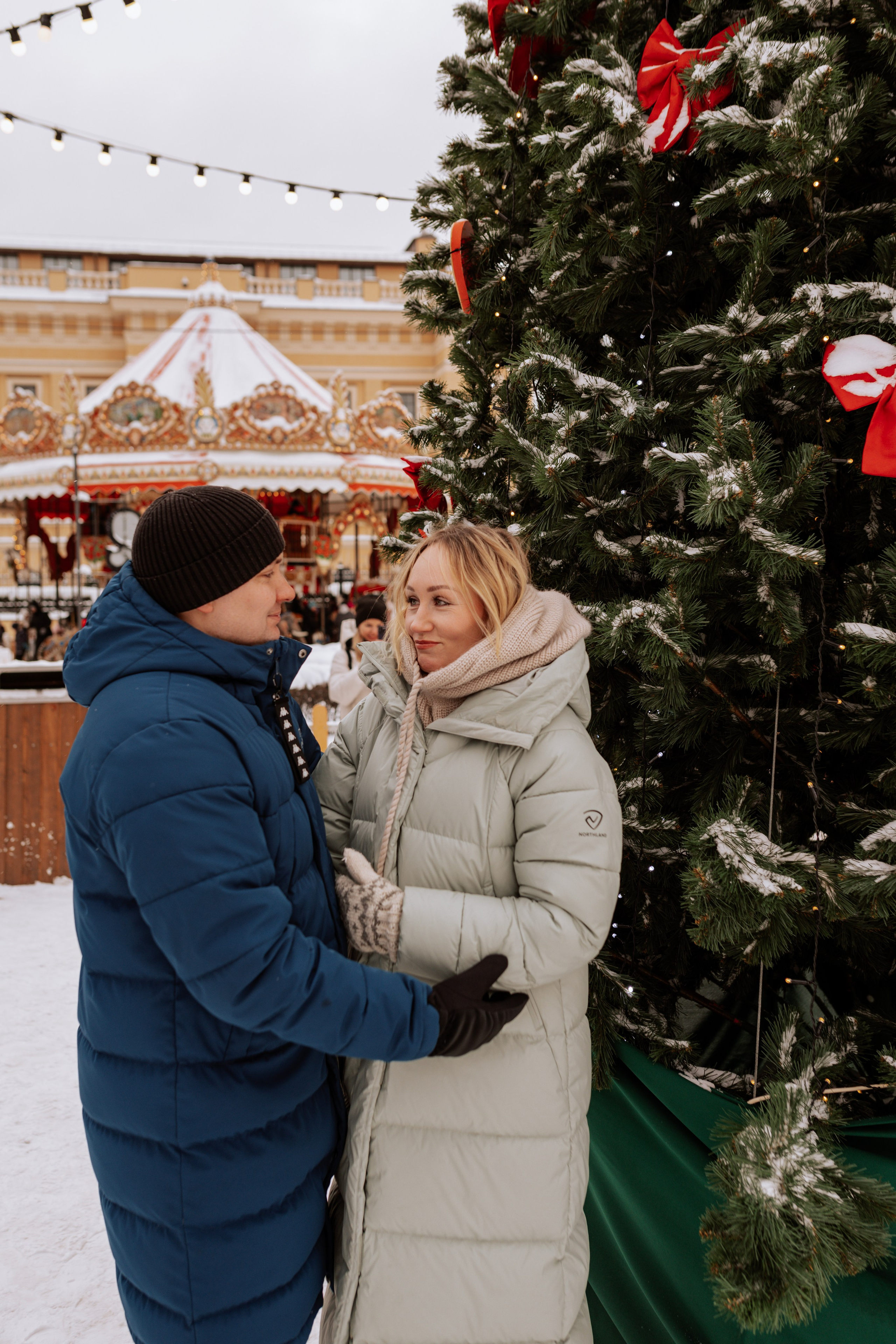 Семейная, Манежная площадь