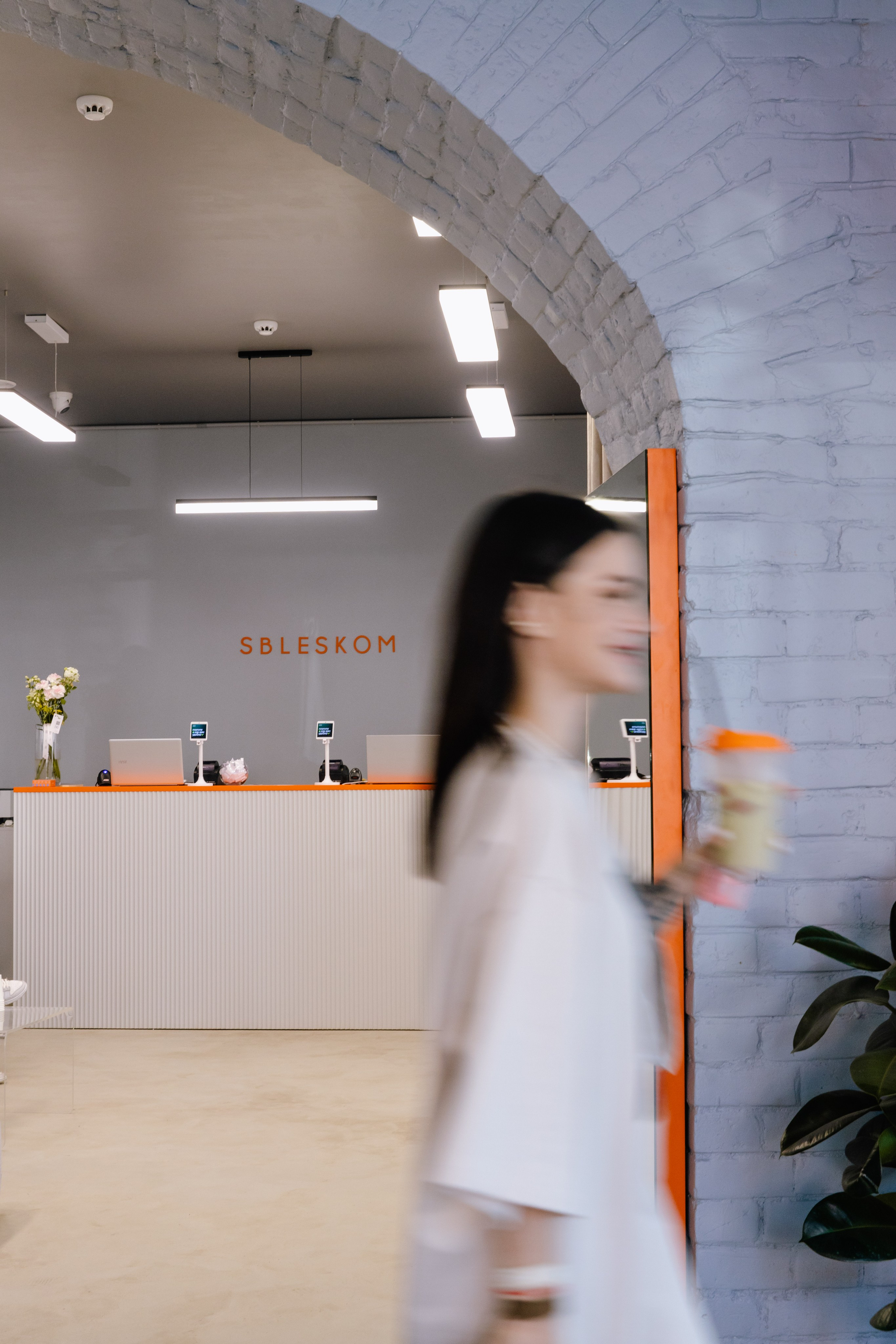 SBLESKOM ​Ювелирный салон Томск Ленина, 72. ГУДРУМ — Мебель на заказ в Томске | Кухни | Шкафы | Стулья и Столы