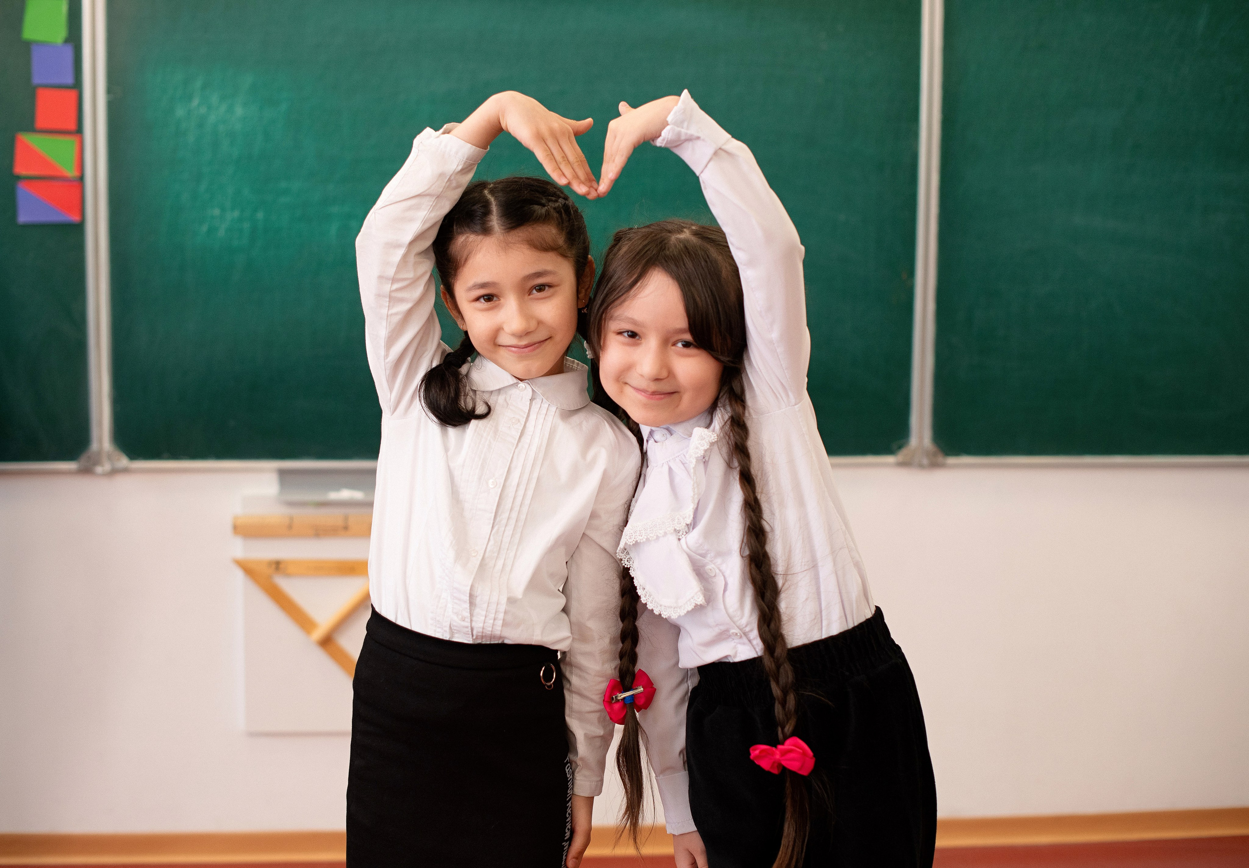 Фотографирую школьников для школьных выпускных альбомов и фотокниг в Сургуте и Нефтеюганске.