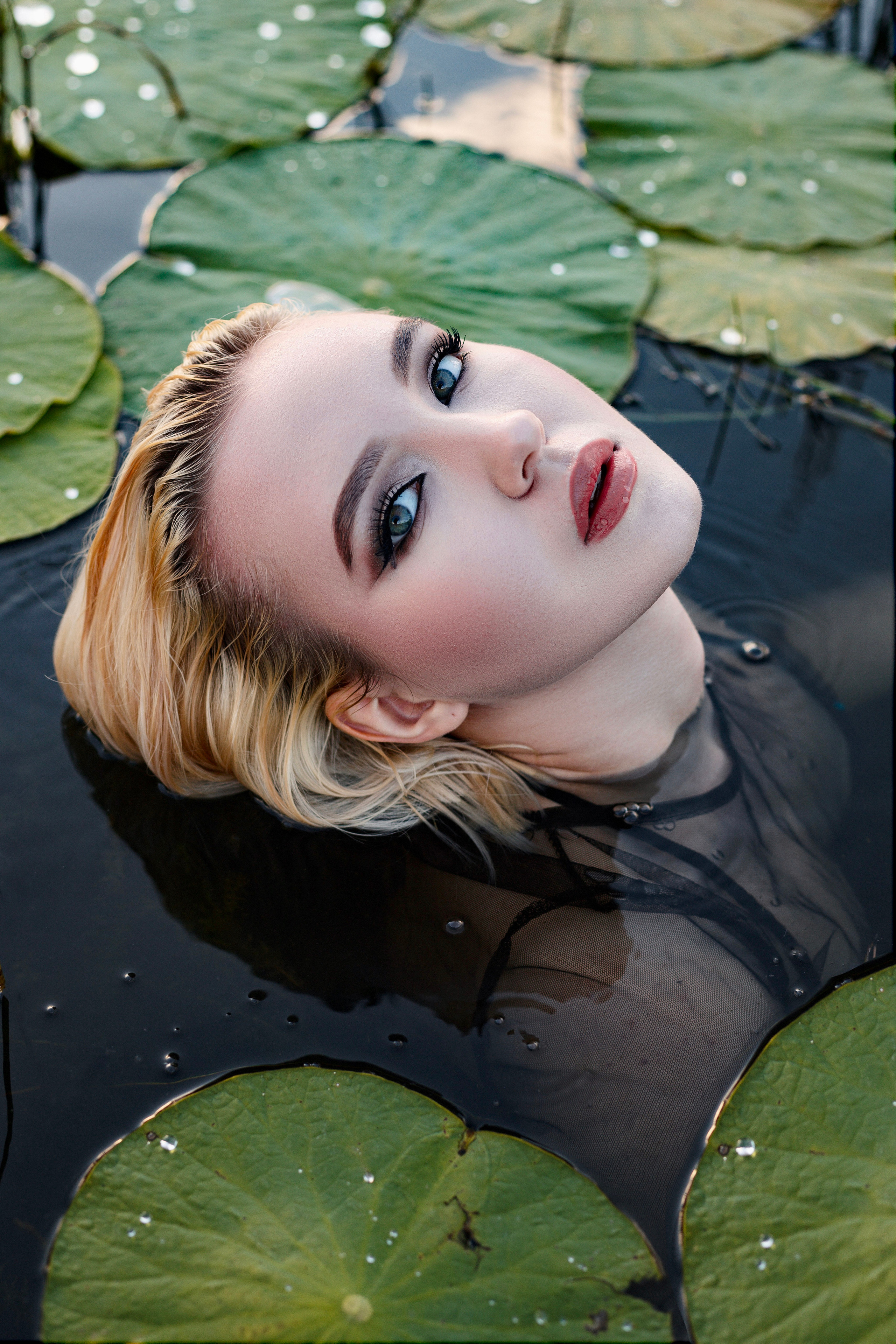 Фотосессия в лотосах. Евгения Мартынова фотограф в Курске и Орле