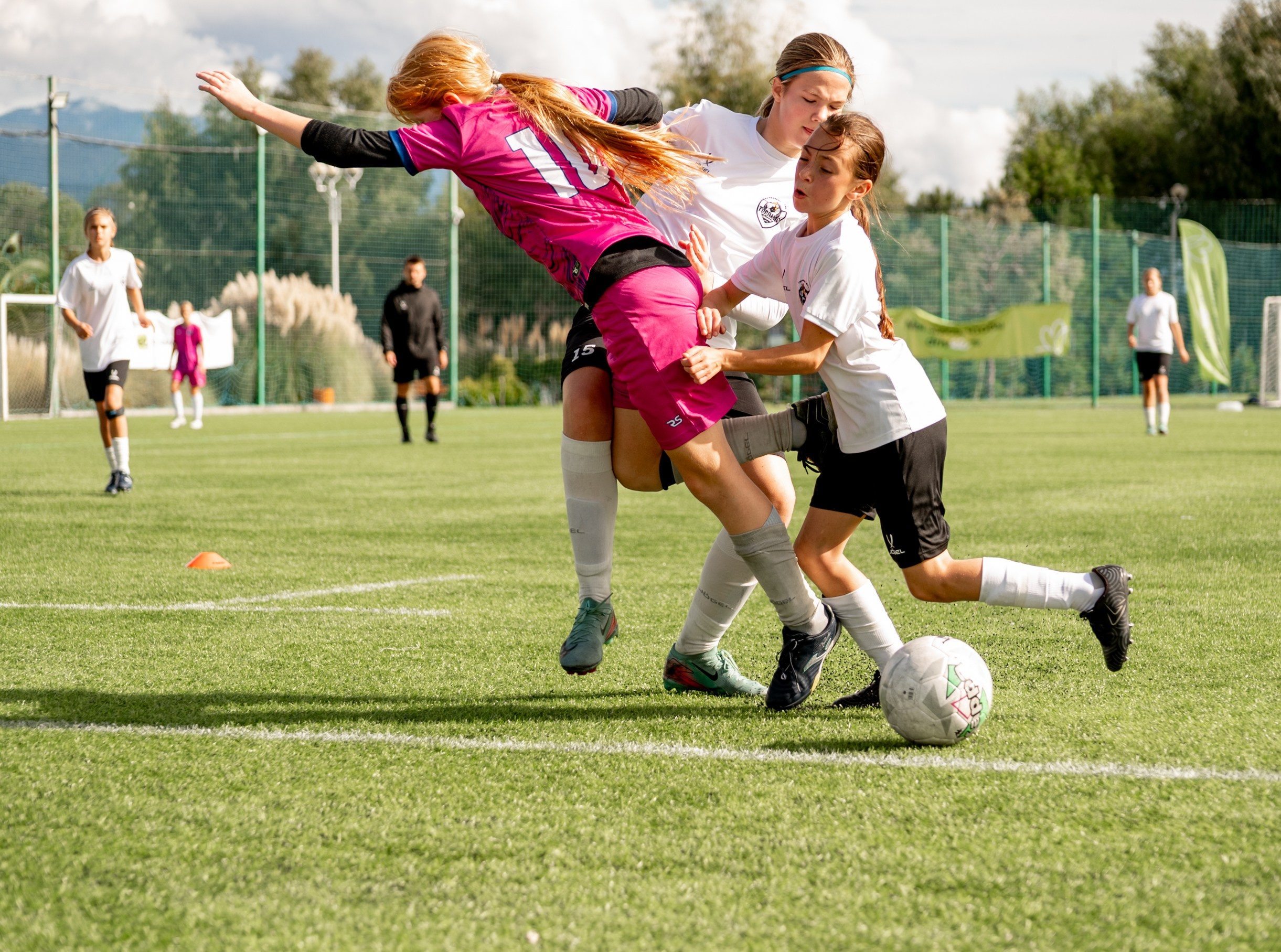 Фестиваль футбола Искра. Девочки. Свадебный и семейный фотограф София Невская