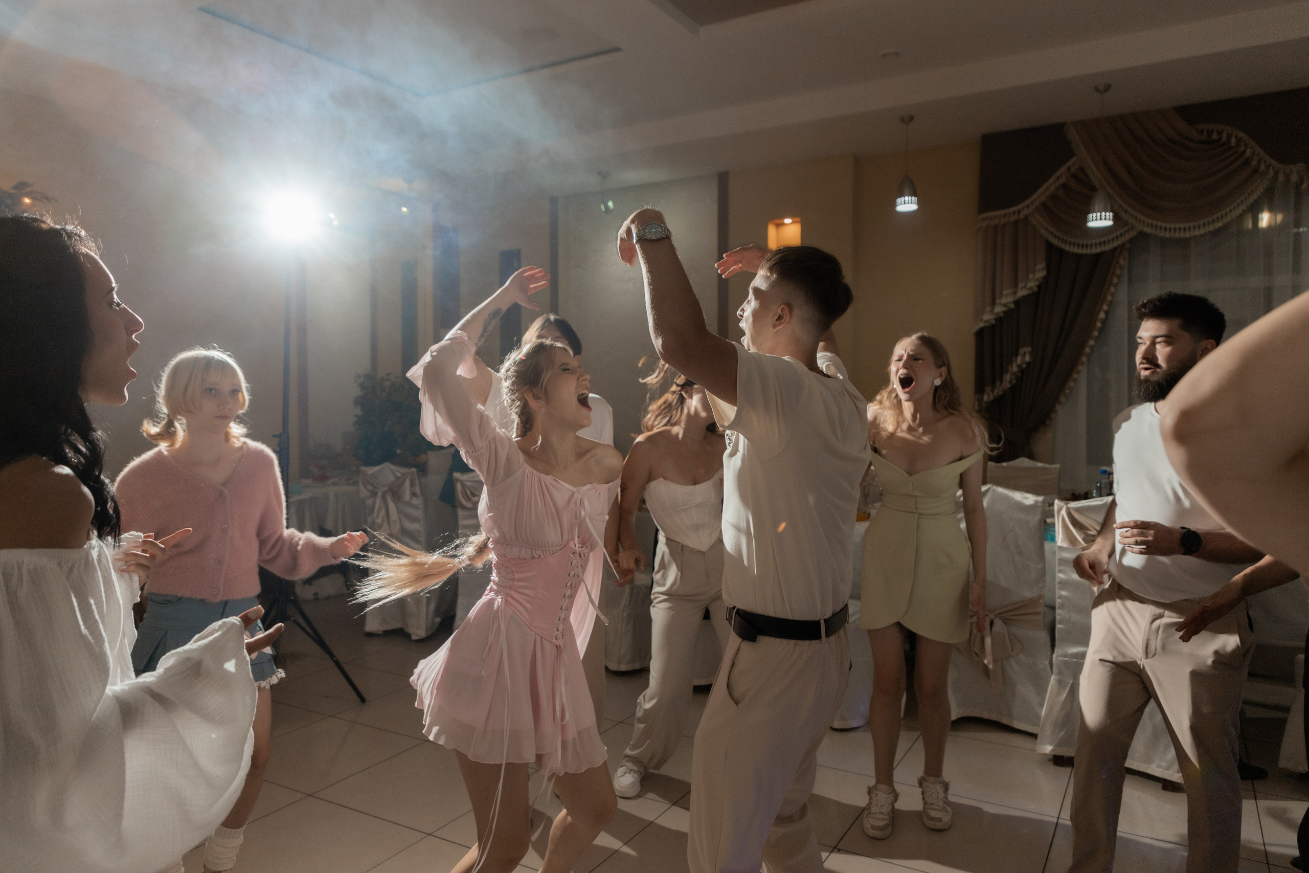 Роман и Александра (банкет). Свадебный фотограф Ангелина Сунгатулина | Саратов | Балаково | Вольск