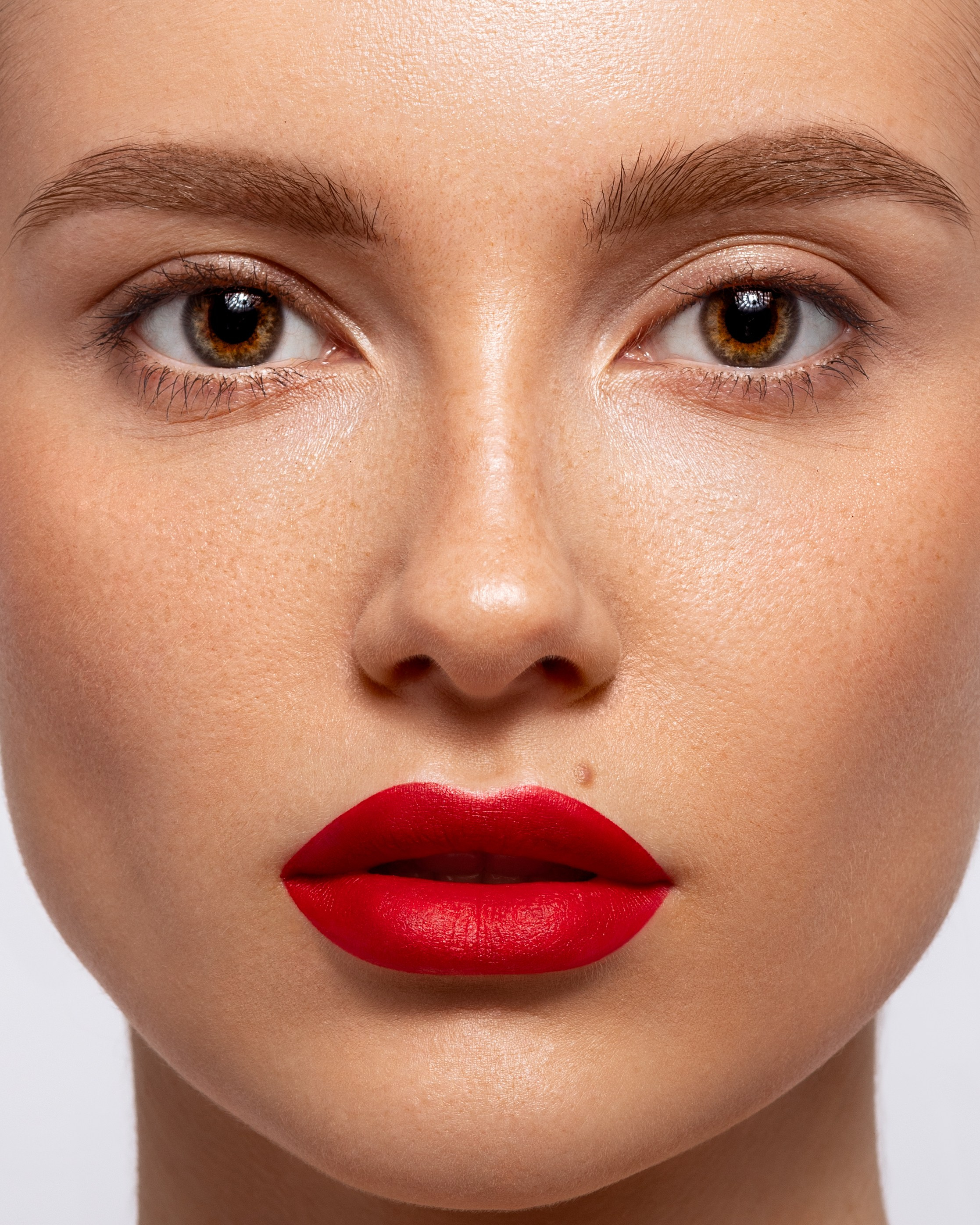 Съёмка косметики, парфюмерии, средств ухода (бьюти-бренды). Контент для визажистов, стилистов, блогеров. Рекламный фотограф Ксения Вершинина | Москва