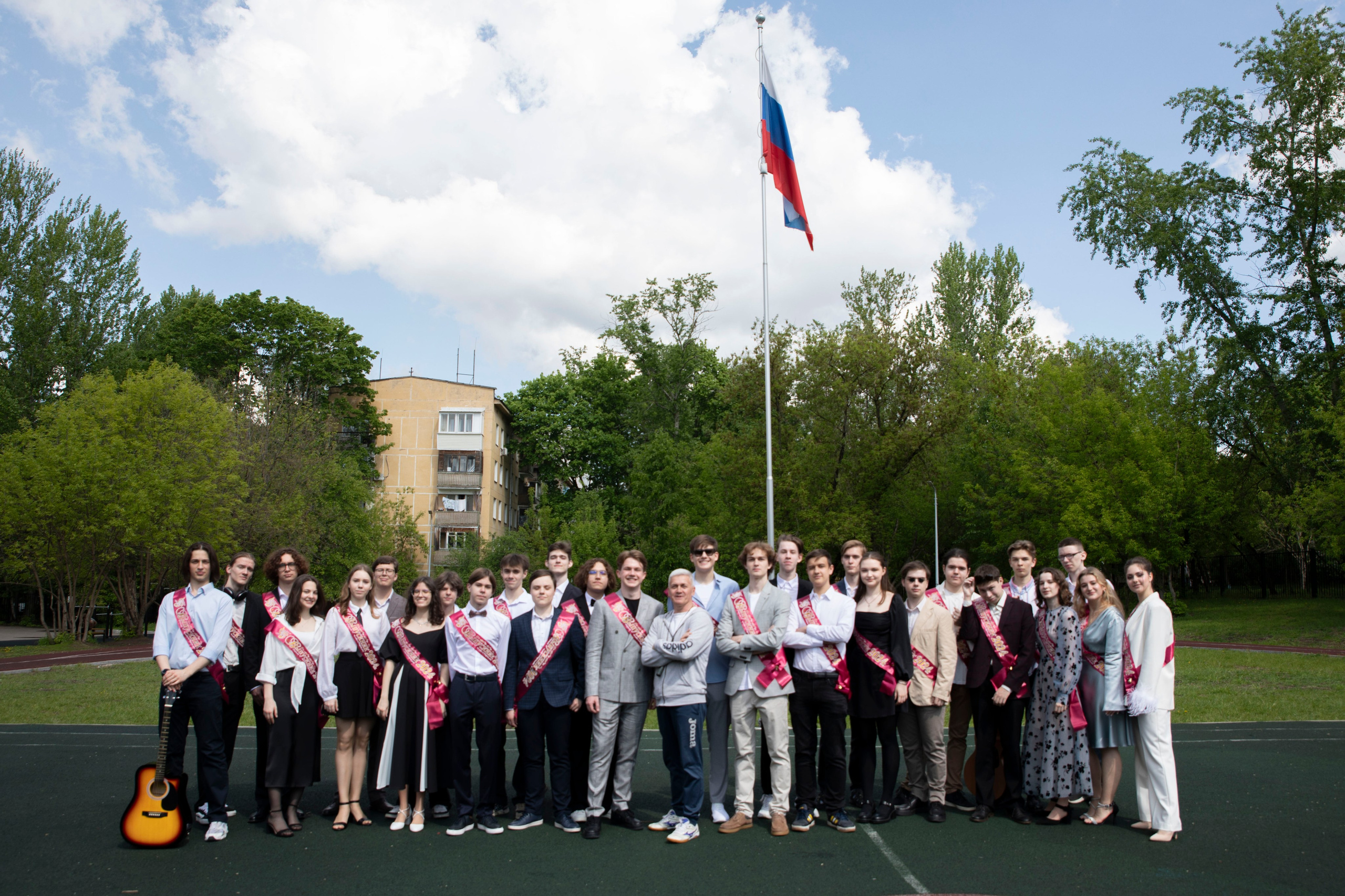 Последний звонок Школа Баренбаума 1517. Фотограф в Москве Яна Полосина