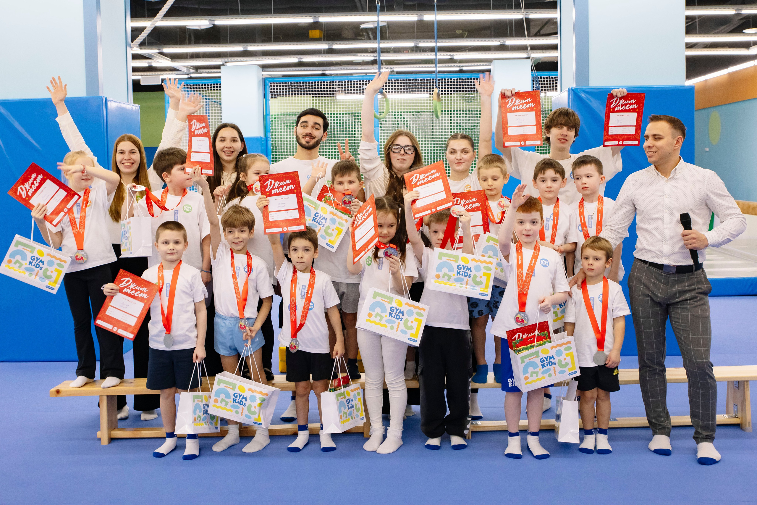 Соревнования по гимнастике в Gymkids Чертаново. Профессиональный фотограф в Москве | Заказать фотосессию и съемку