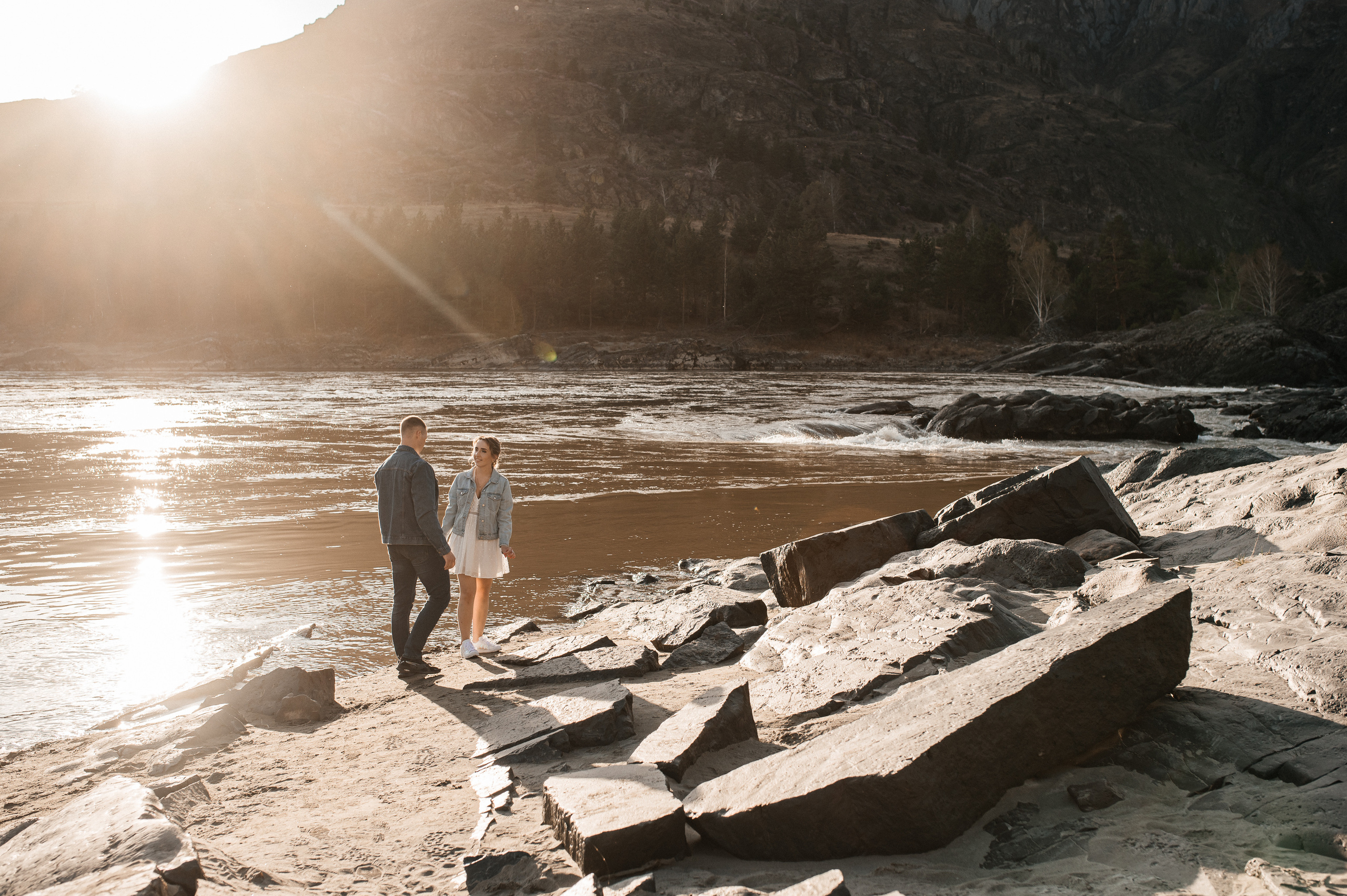 Любовь в горах. Свадебная  съемка на Алтае