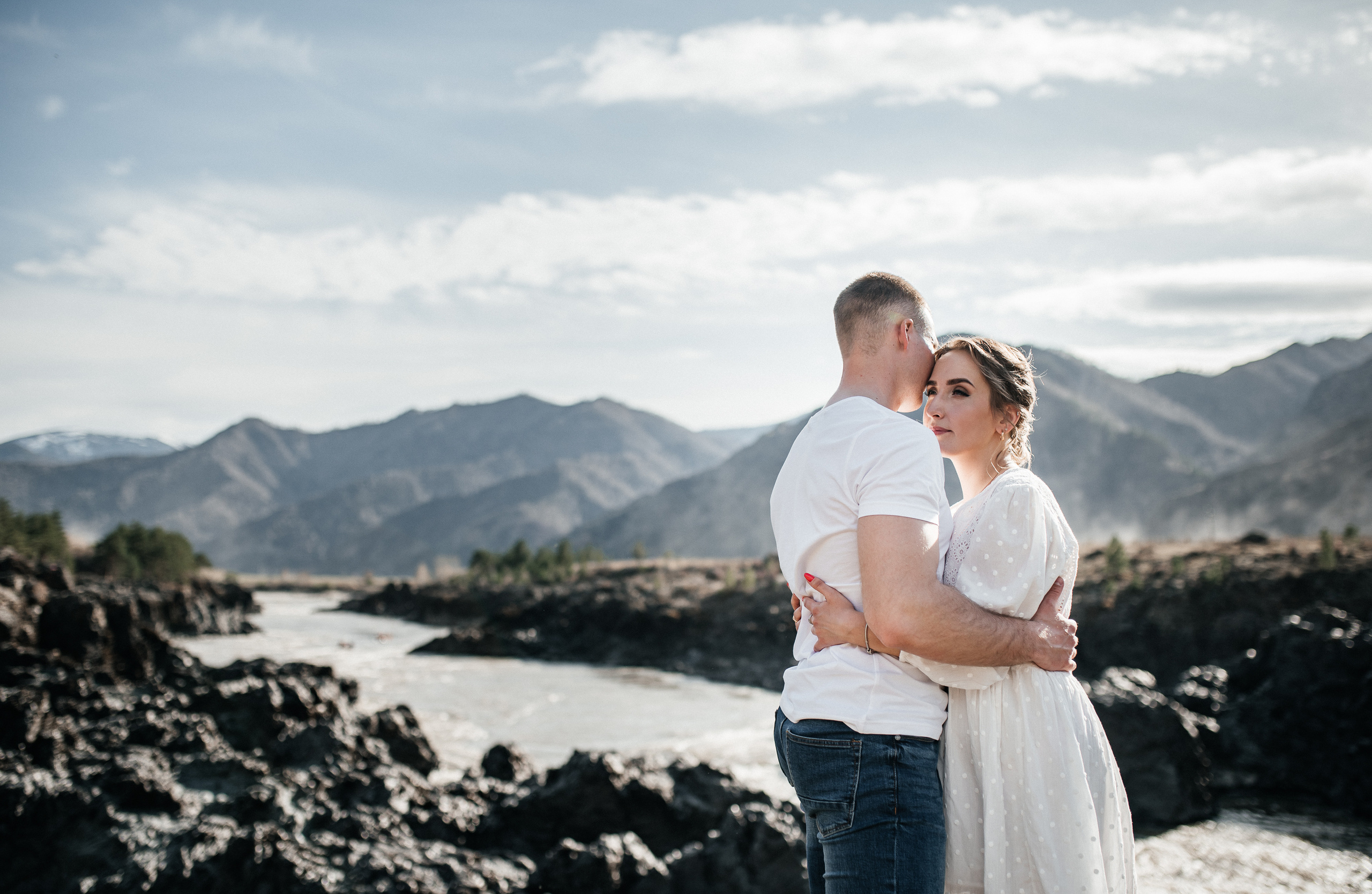 Любовь в горах. Свадебная  съемка на Алтае