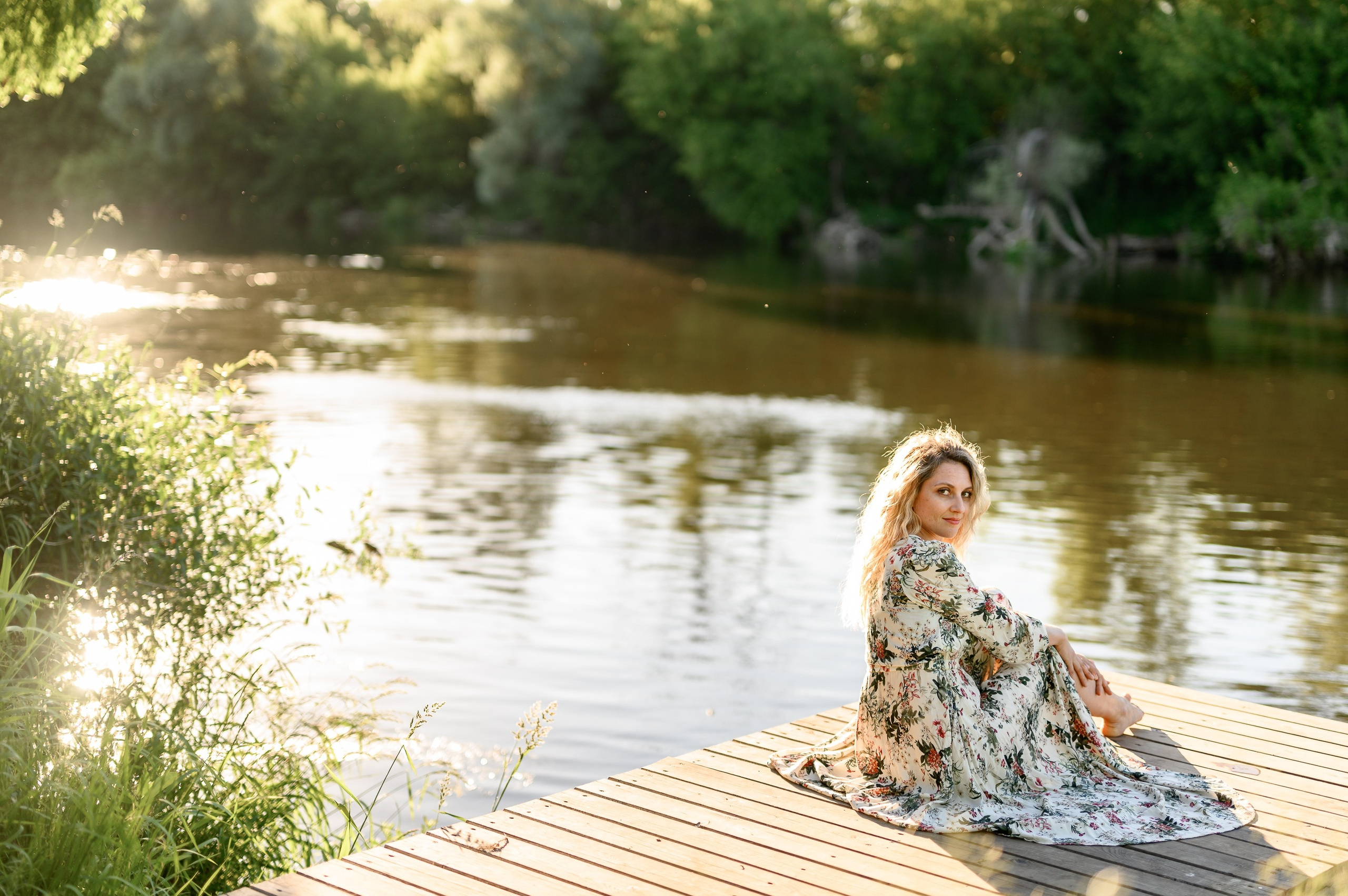 Съёмка в цветущем ромашковом поле. Semerlina.ru