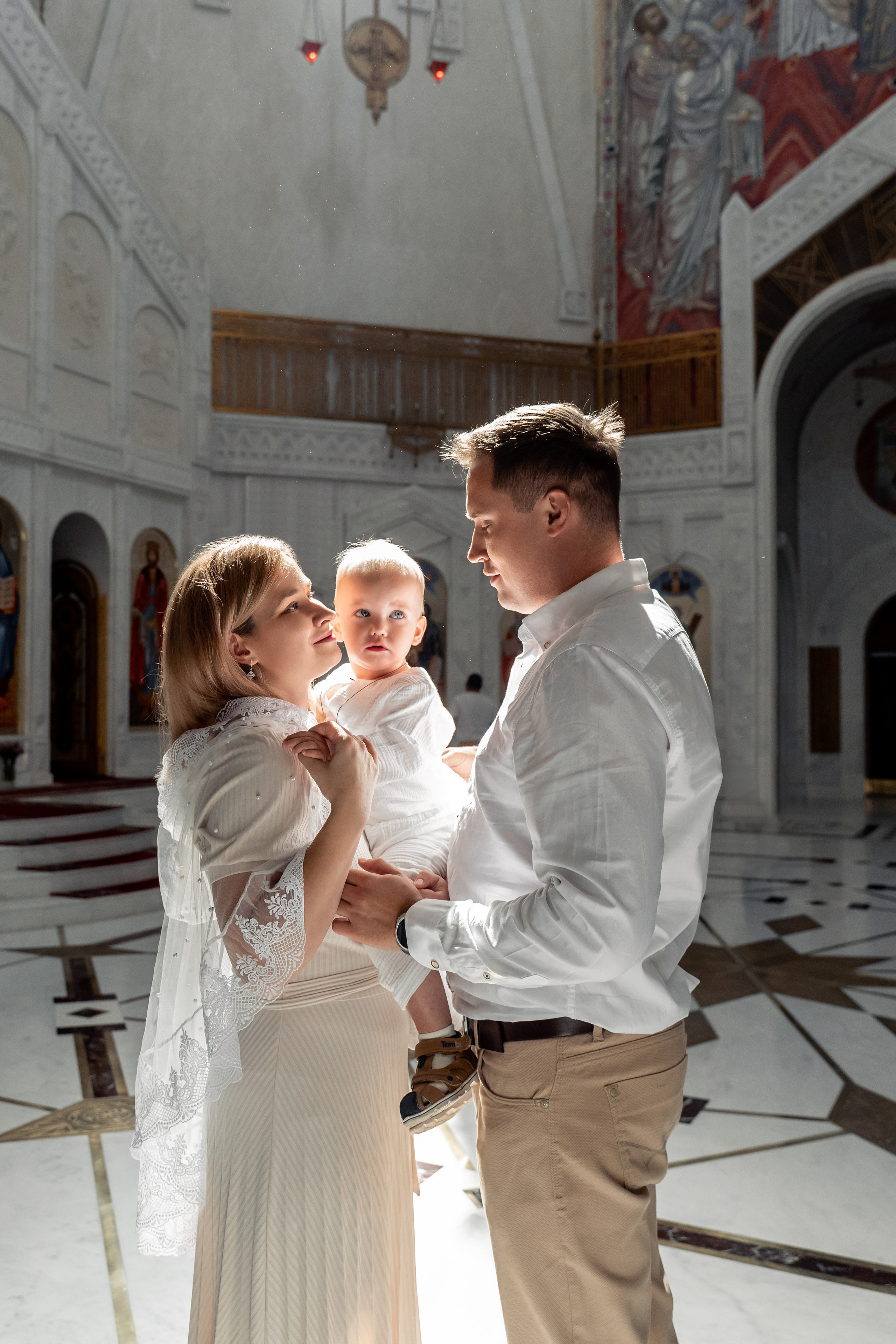 Фотограф на крещение Москва. Храм Владимира Равноапостольного Спартак. Фотограф \ Видеограф на Крещение, Венчание Москва| Семейные съемки
